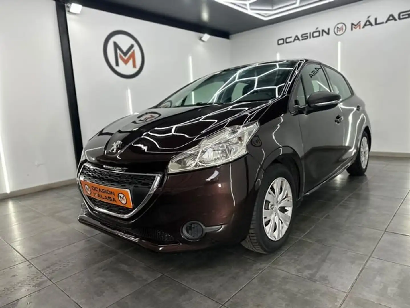 Peugeot 208 1.2 VTi Allure Burdeos - 2