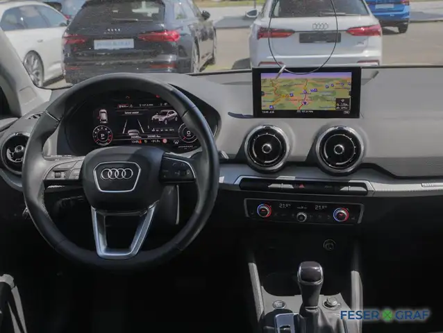 Audi Q2 view 9