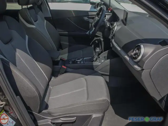 Audi Q2 view 6