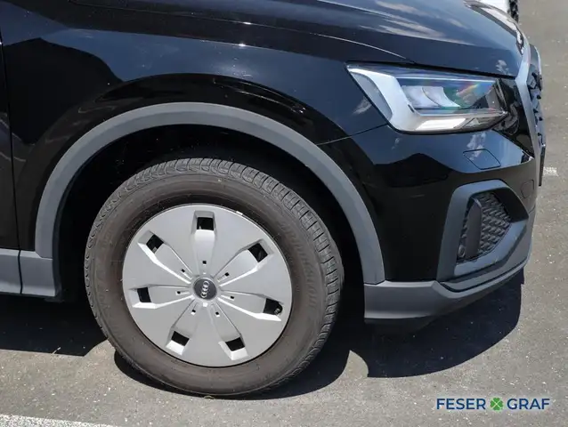 Audi Q2 view 5