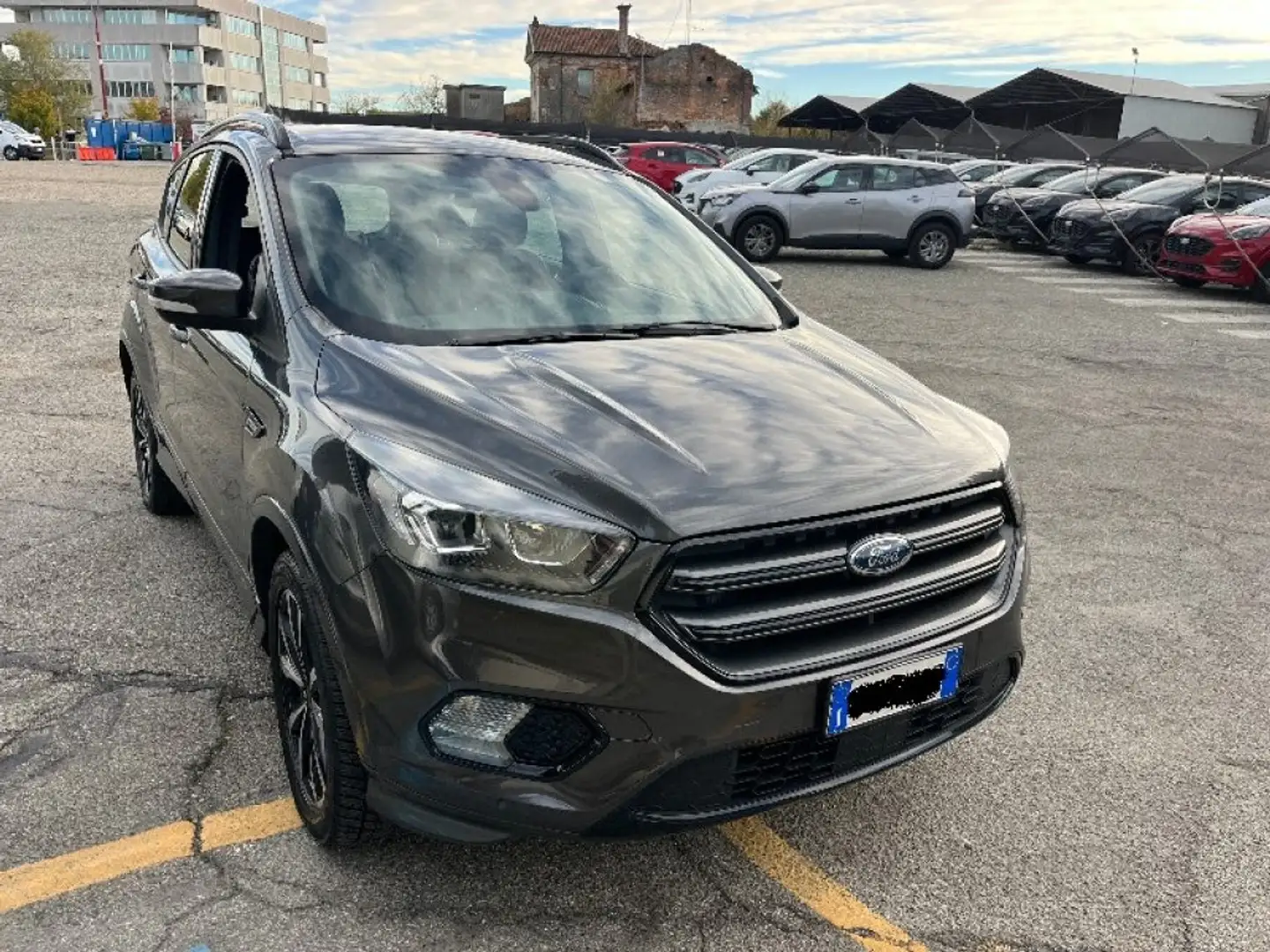 Ford Kuga 1.5 EcoBoost 120 CV 2WD ST-Line SOLO 65000KM Grau - 1