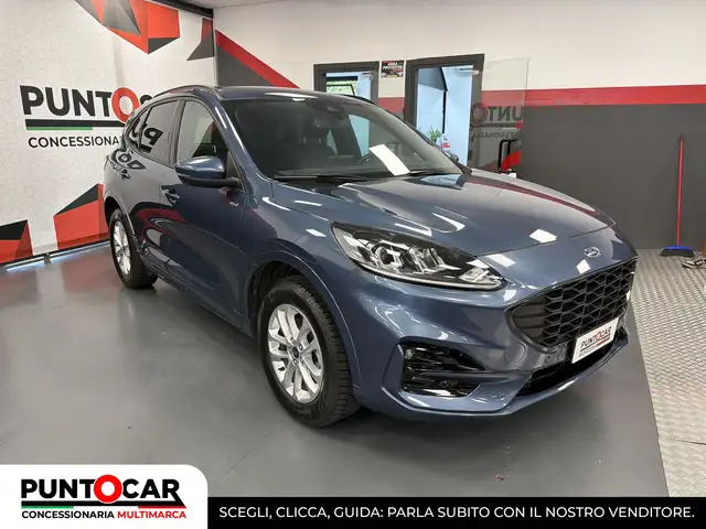 Ford Kuga view 3