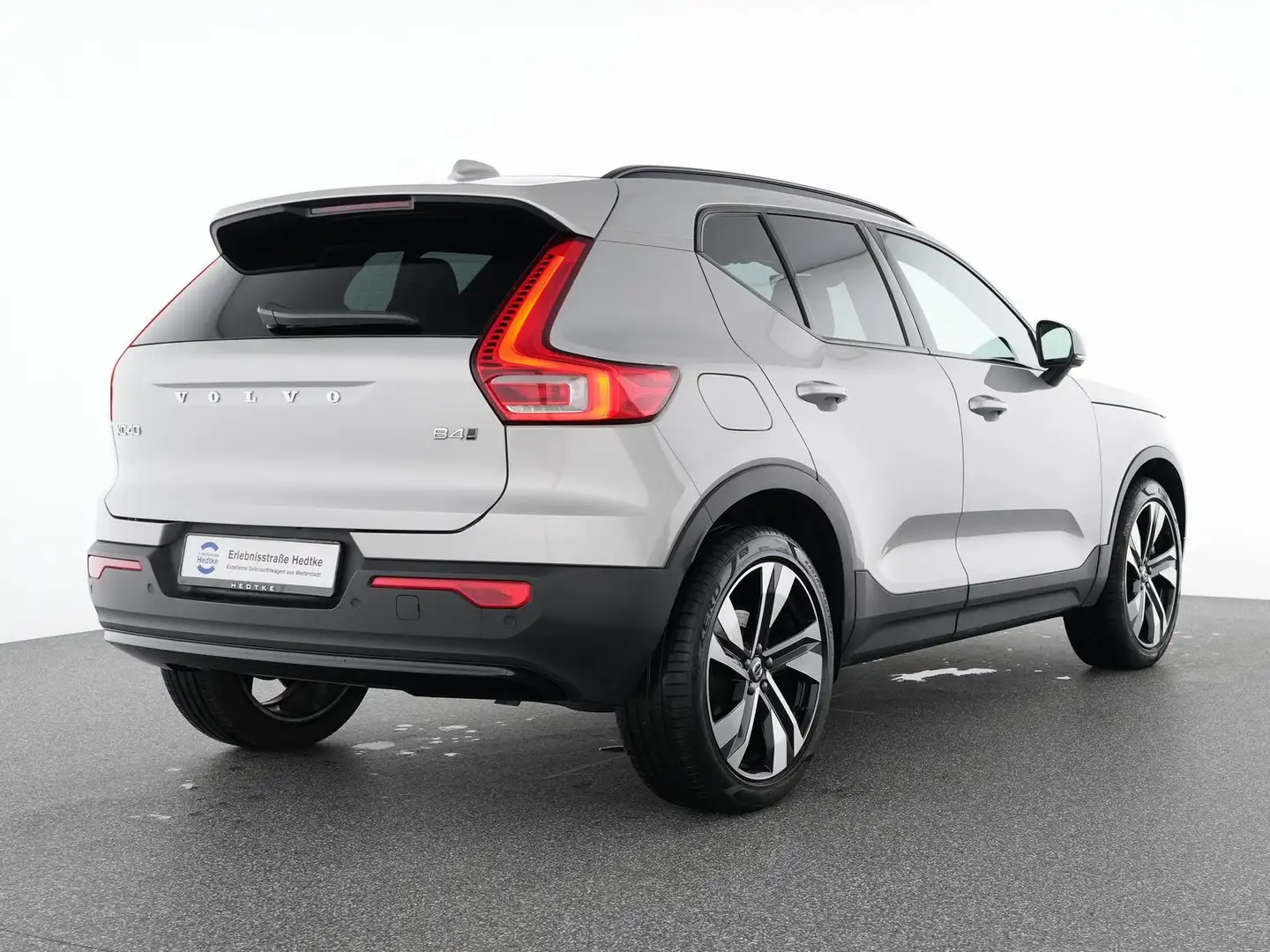 Volvo XC40 B4 Benzin Plus Dark 20"+AHK+LICHT-PAKET Srebrny - 2