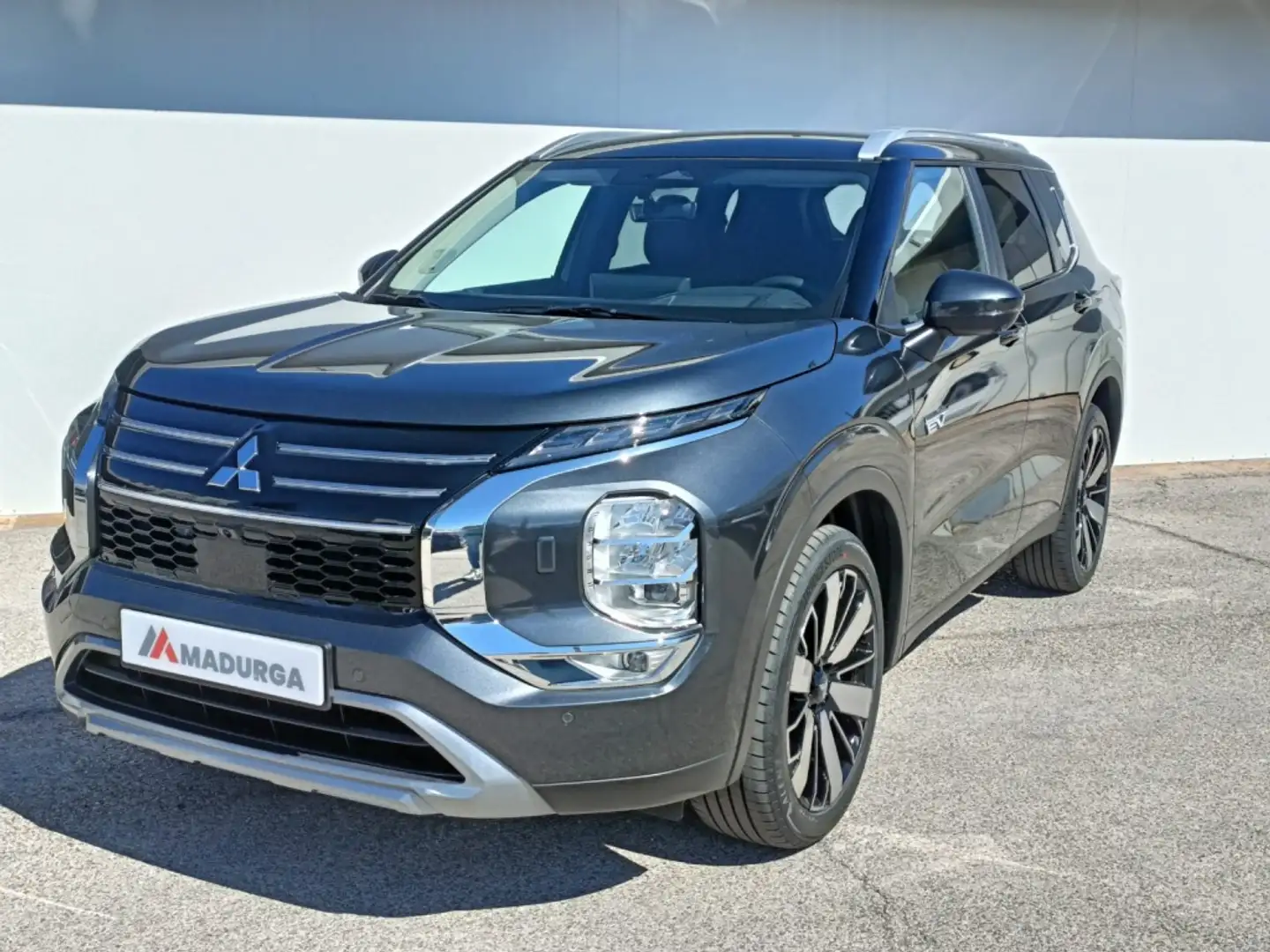 Mitsubishi Outlander PHEV Kaiteki 4WD Gris - 1