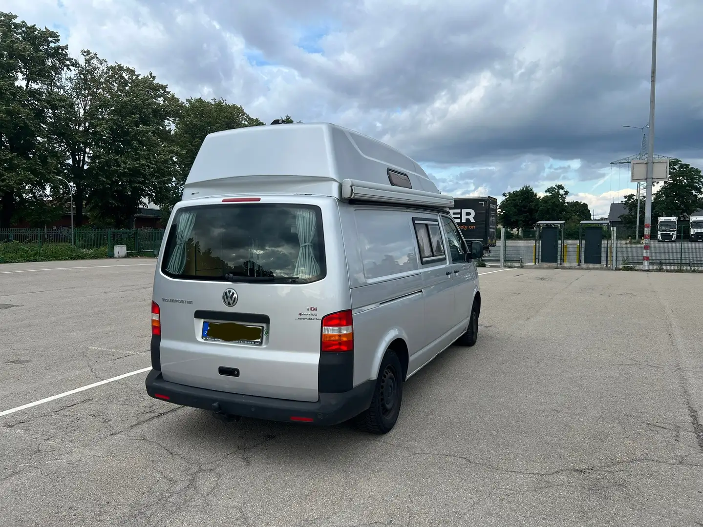 Volkswagen T5 Wohnmobil Silber - 2