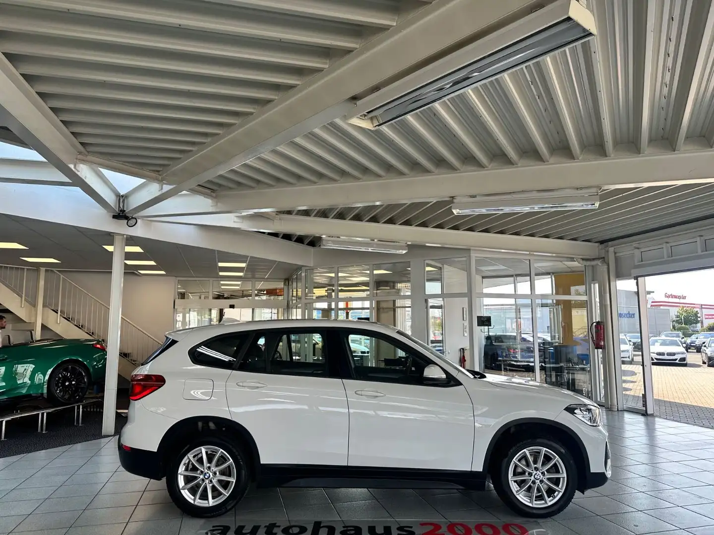BMW X1 sDrive 18i NAVI/PANO./PDC/KLIMA/TEMPO. Blanc - 2