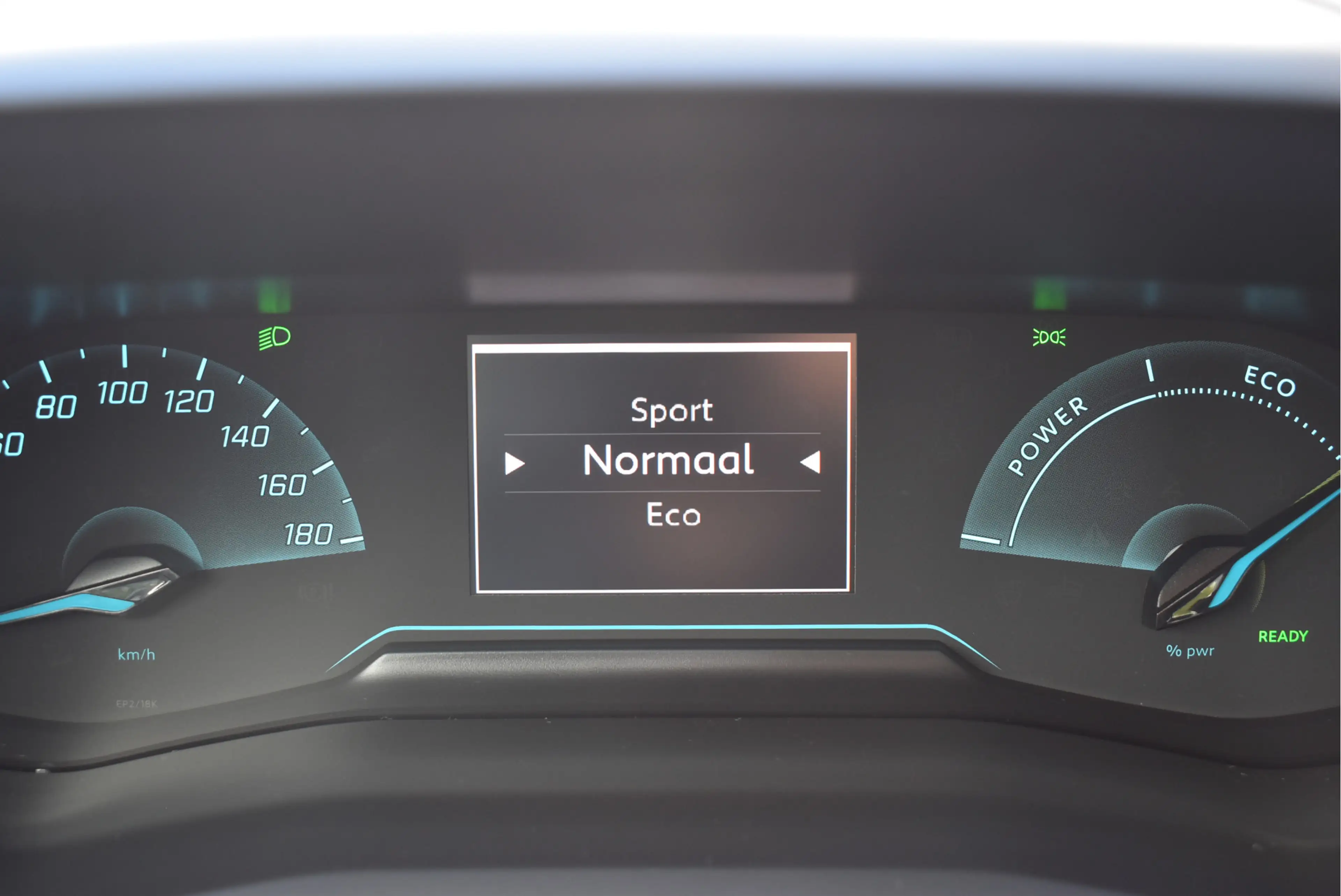 Peugeot e-208 EV Active 50 kWh Cruise control, Climate control, — photo 29
