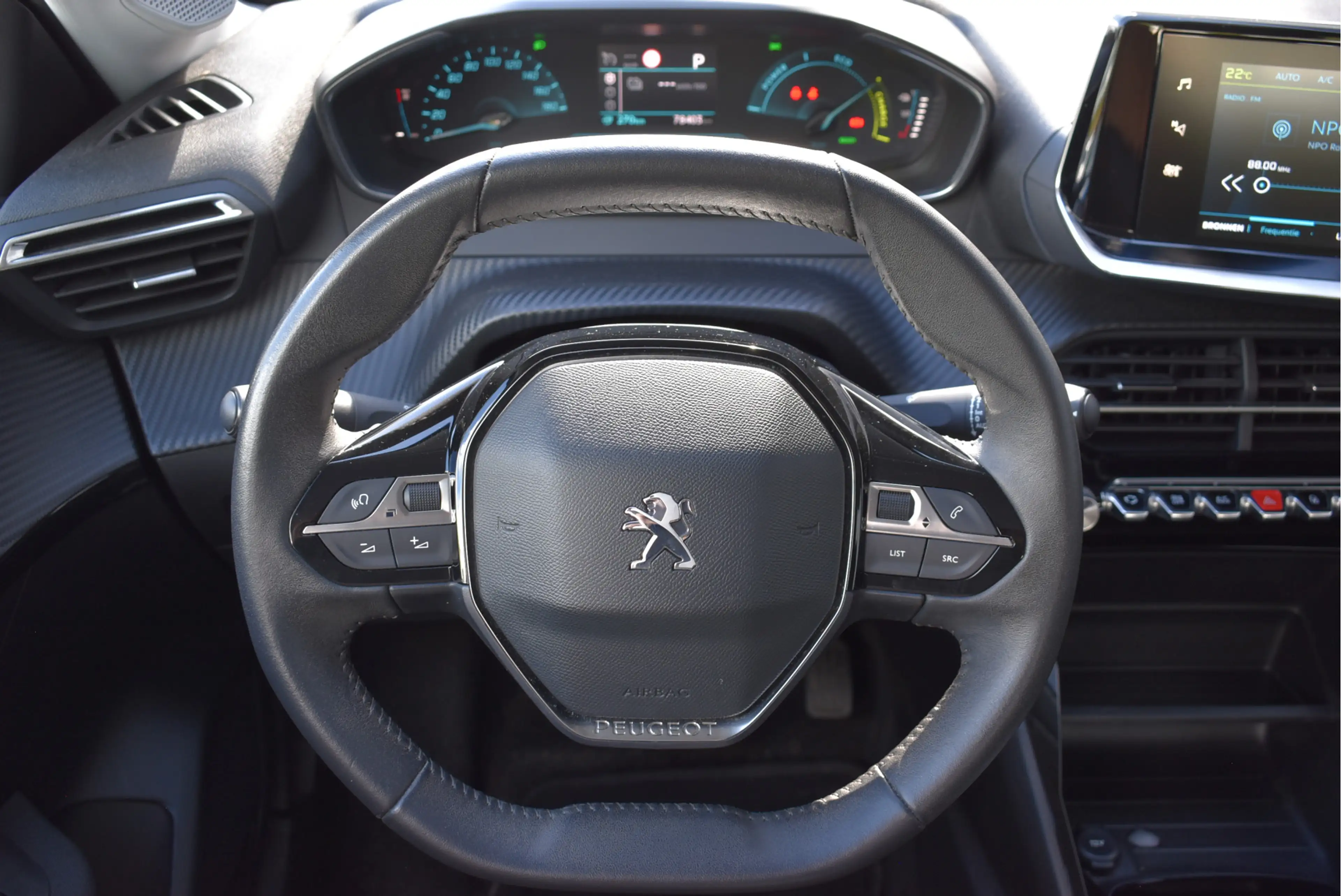 Peugeot e-208 EV Active 50 kWh Cruise control, Climate control, — photo 4