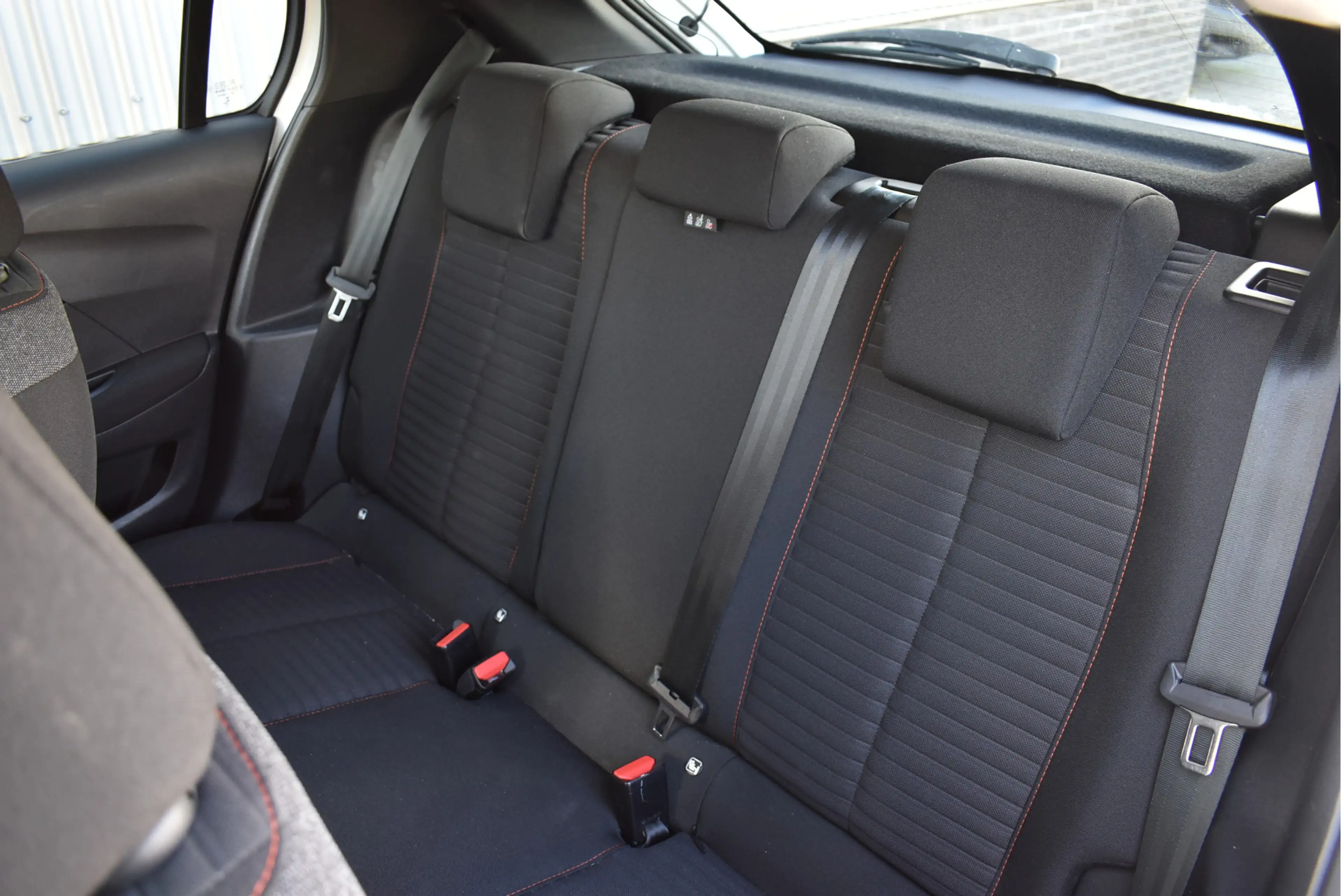 Peugeot e-208 EV Active 50 kWh Cruise control, Climate control, — photo 16