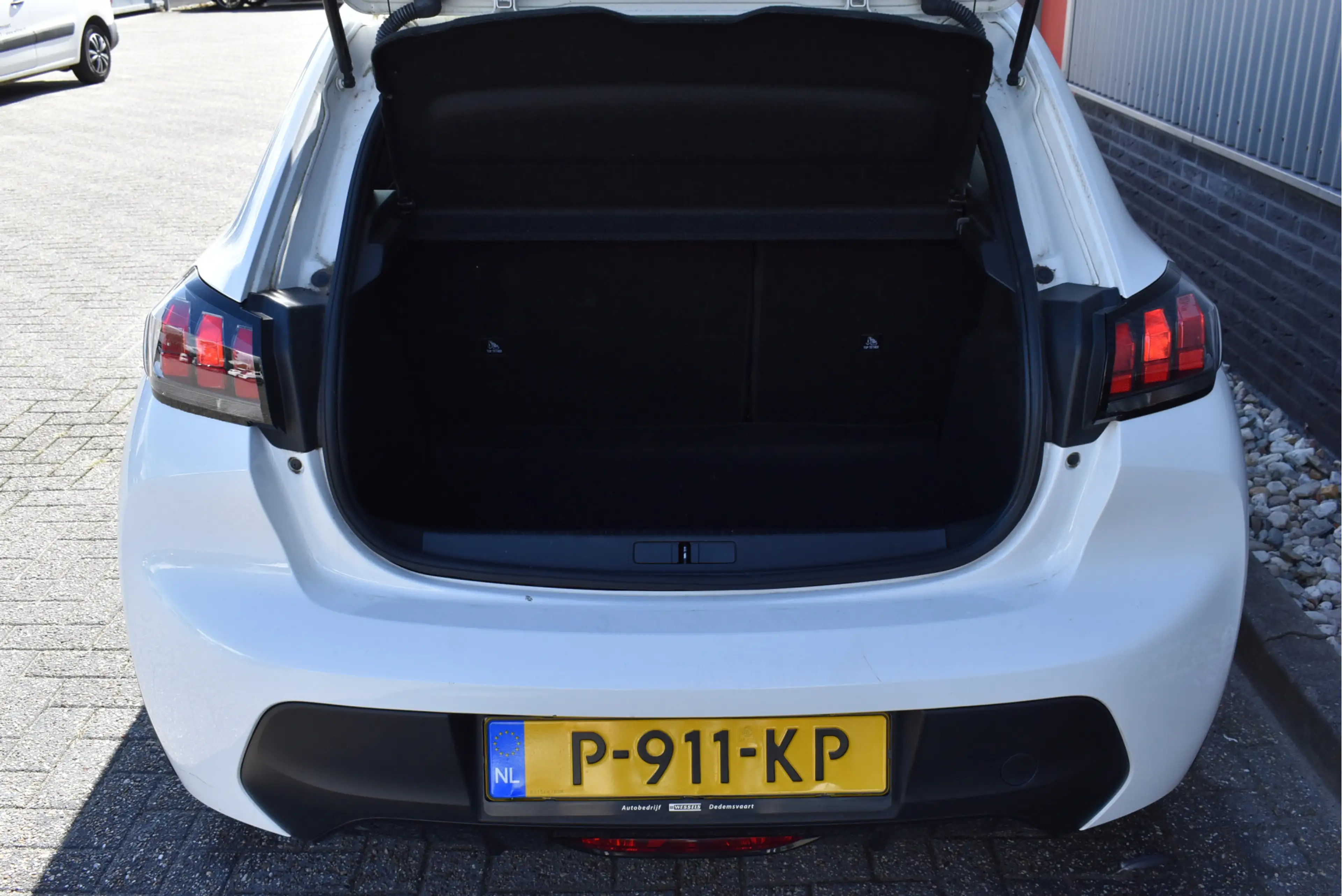 Peugeot e-208 EV Active 50 kWh Cruise control, Climate control, — photo 22