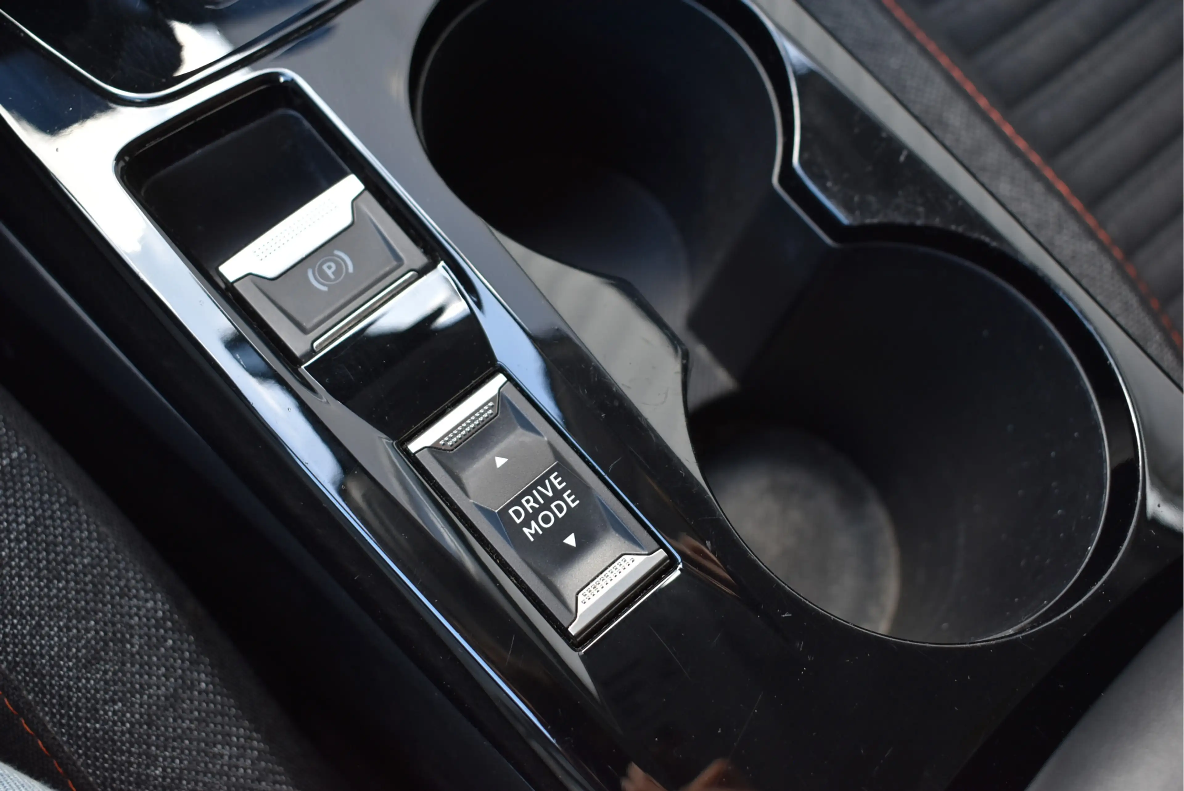 Peugeot e-208 EV Active 50 kWh Cruise control, Climate control, — photo 27