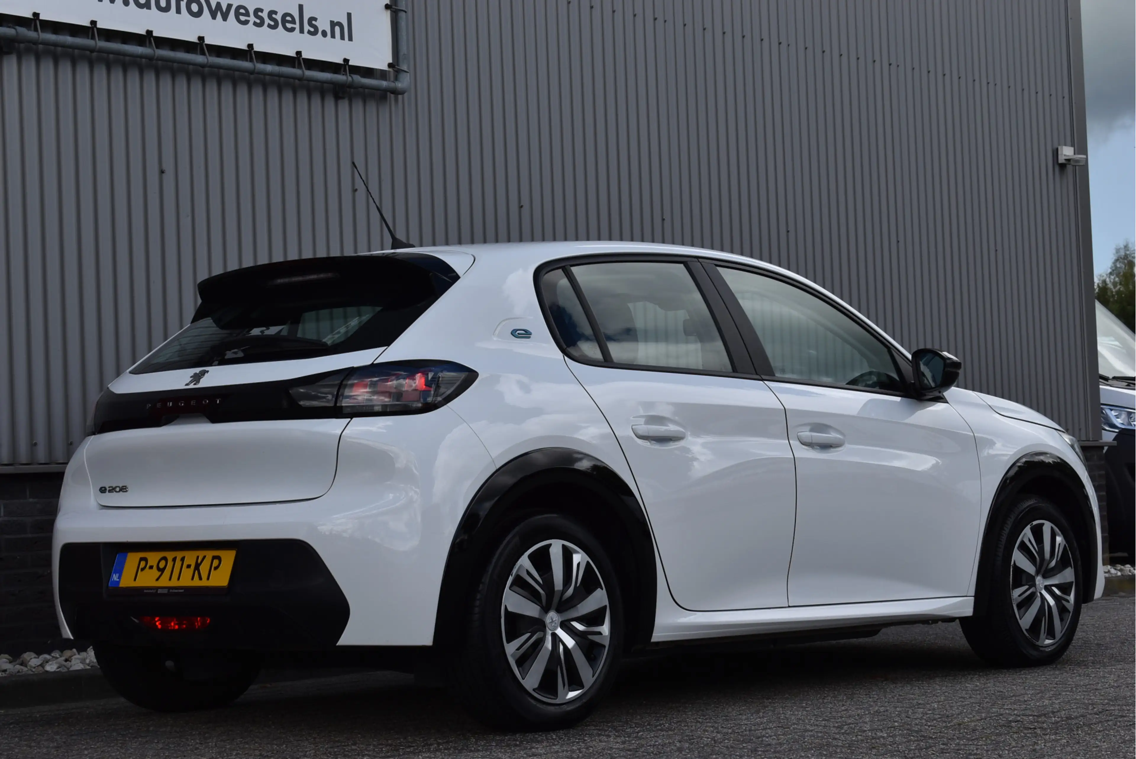 Peugeot e-208 EV Active 50 kWh Cruise control, Climate control, — photo 34