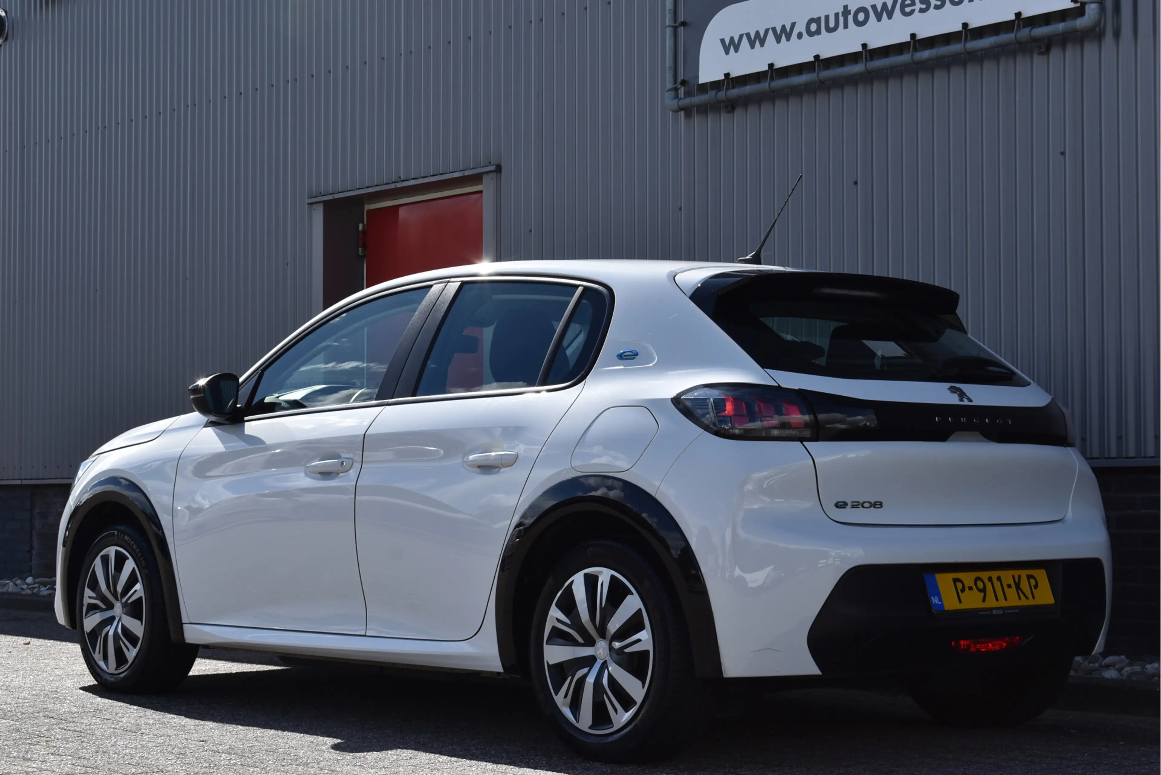 Peugeot e-208 EV Active 50 kWh Cruise control, Climate control, — photo 2