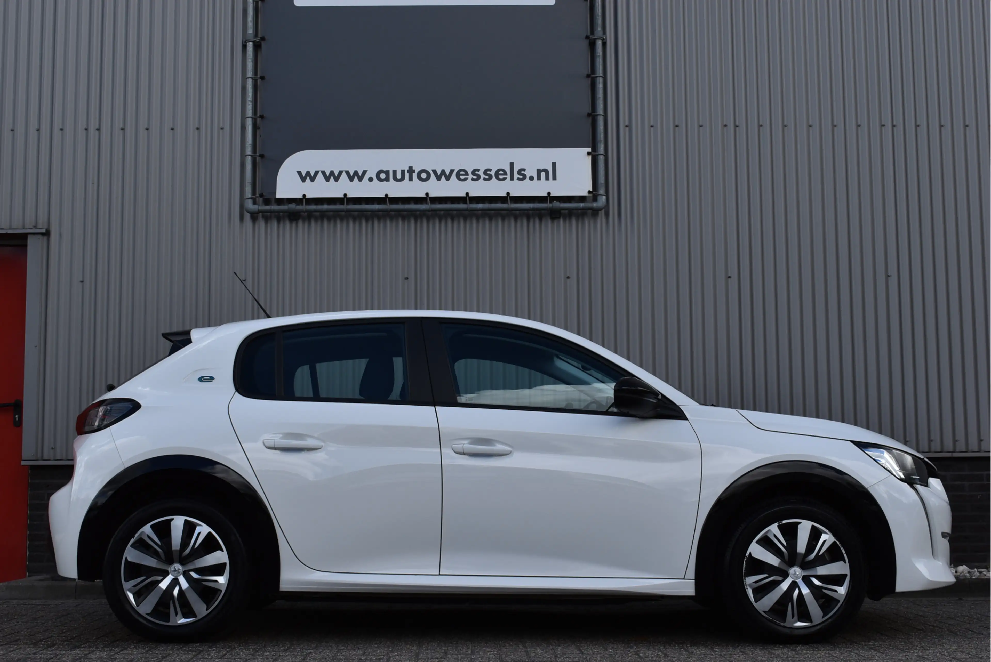Peugeot e-208 EV Active 50 kWh Cruise control, Climate control, — photo 6
