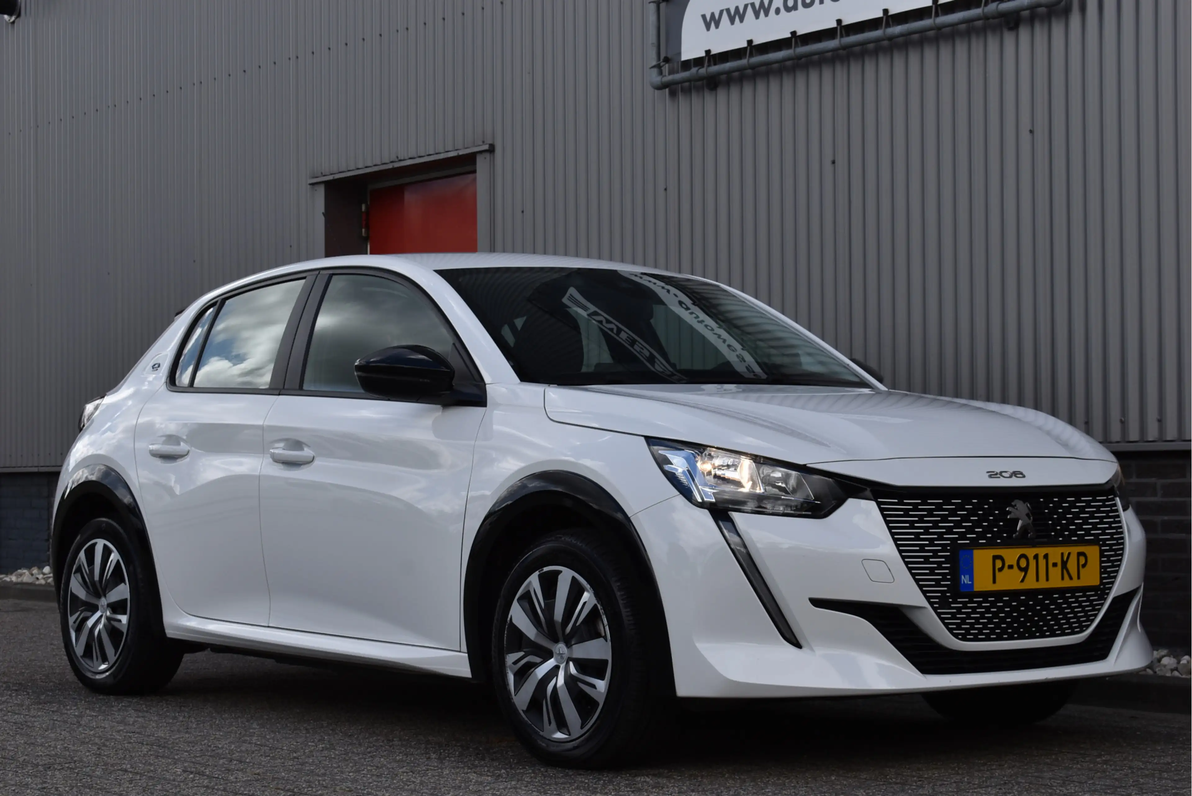 Peugeot e-208 EV Active 50 kWh Cruise control, Climate control, — photo 33