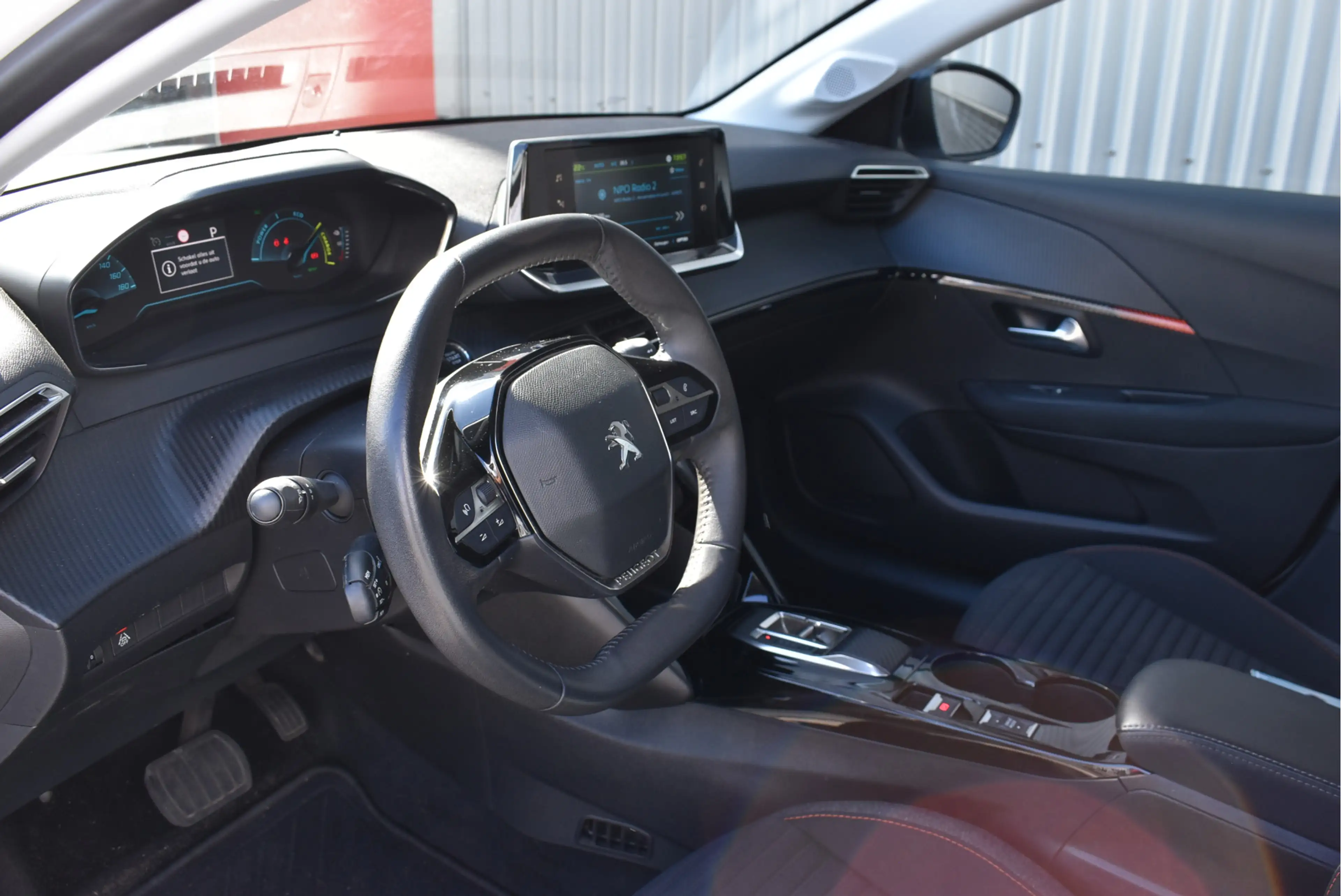 Peugeot e-208 EV Active 50 kWh Cruise control, Climate control, — photo 18