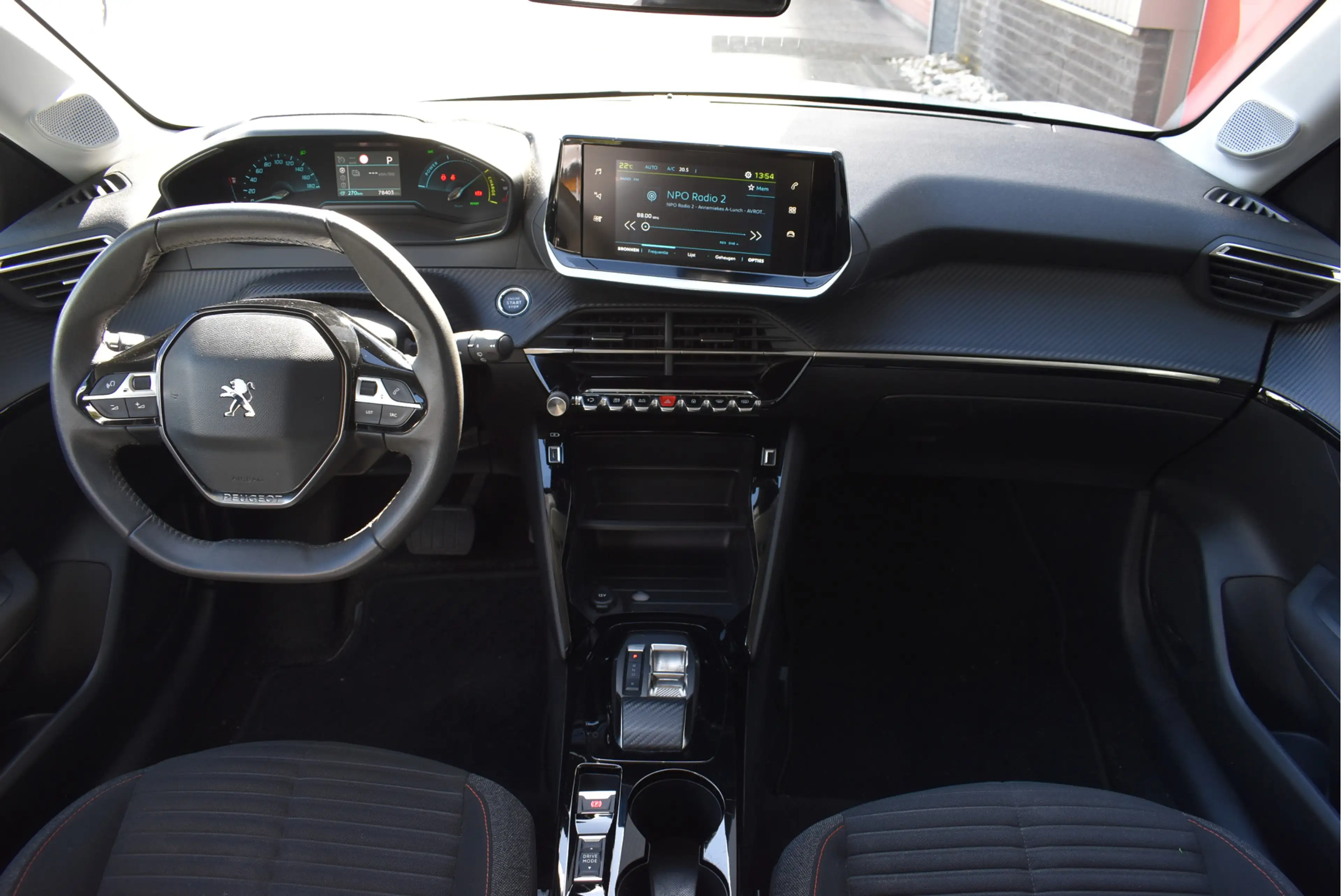 Peugeot e-208 EV Active 50 kWh Cruise control, Climate control, — photo 3