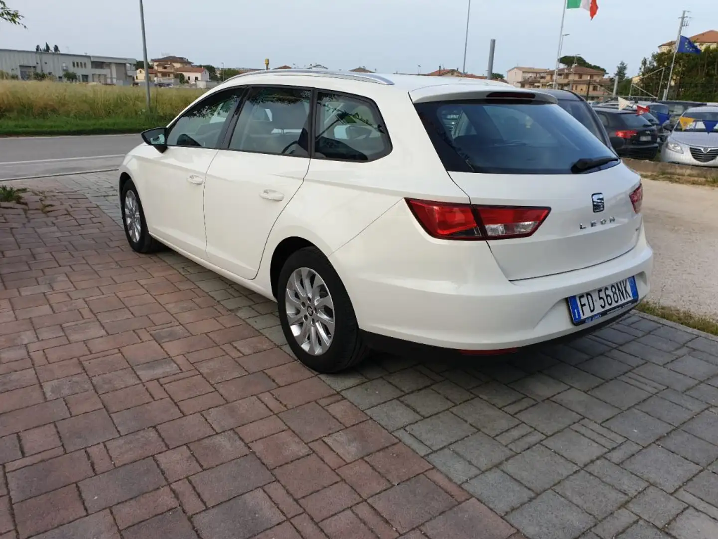 SEAT Leon 1.4 TGI DSG ST STYLE Blanc - 2