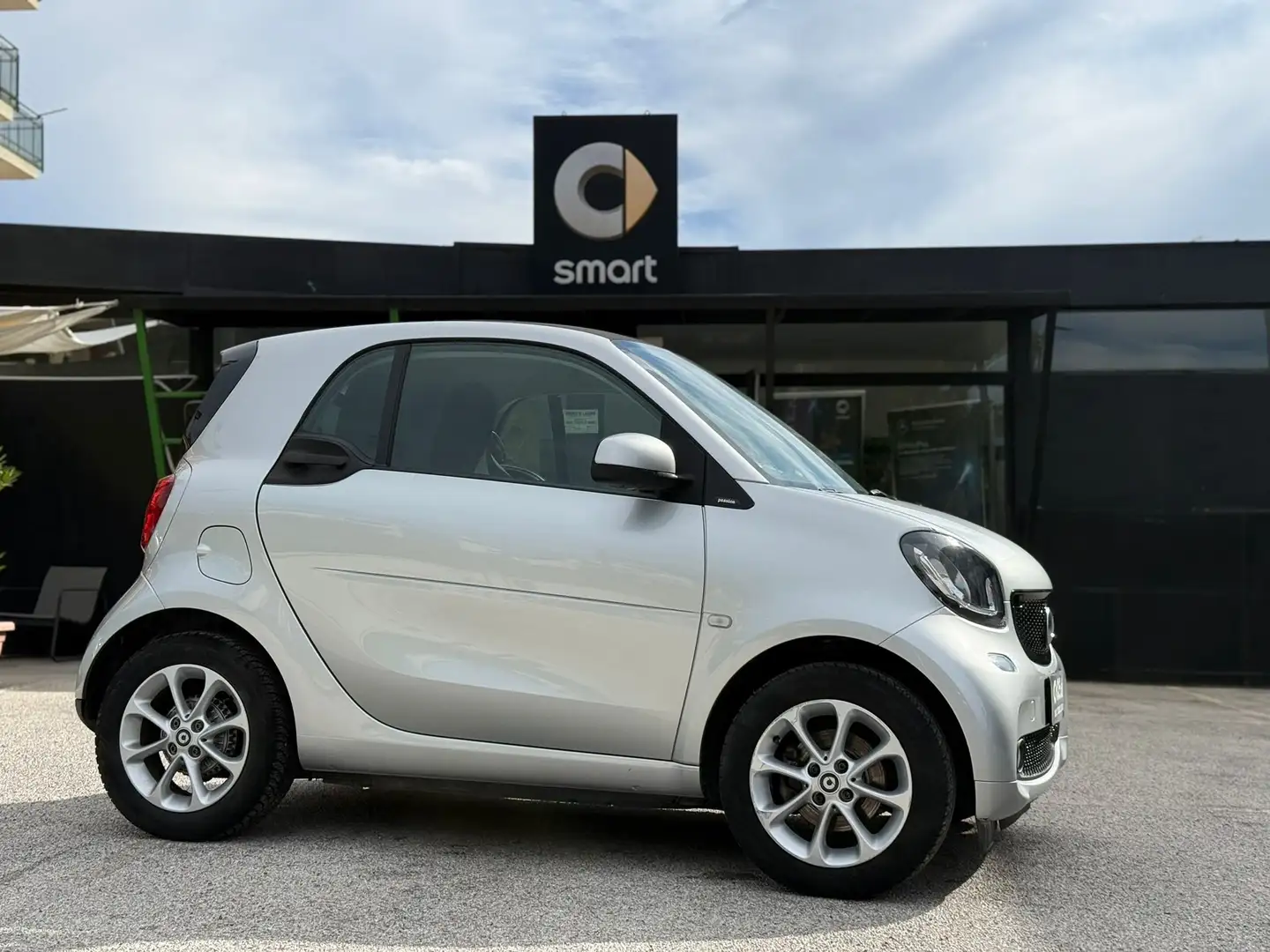 smart forTwo Fortwo 0.9 t Passion 90cv twinamic my18 Argent - 1