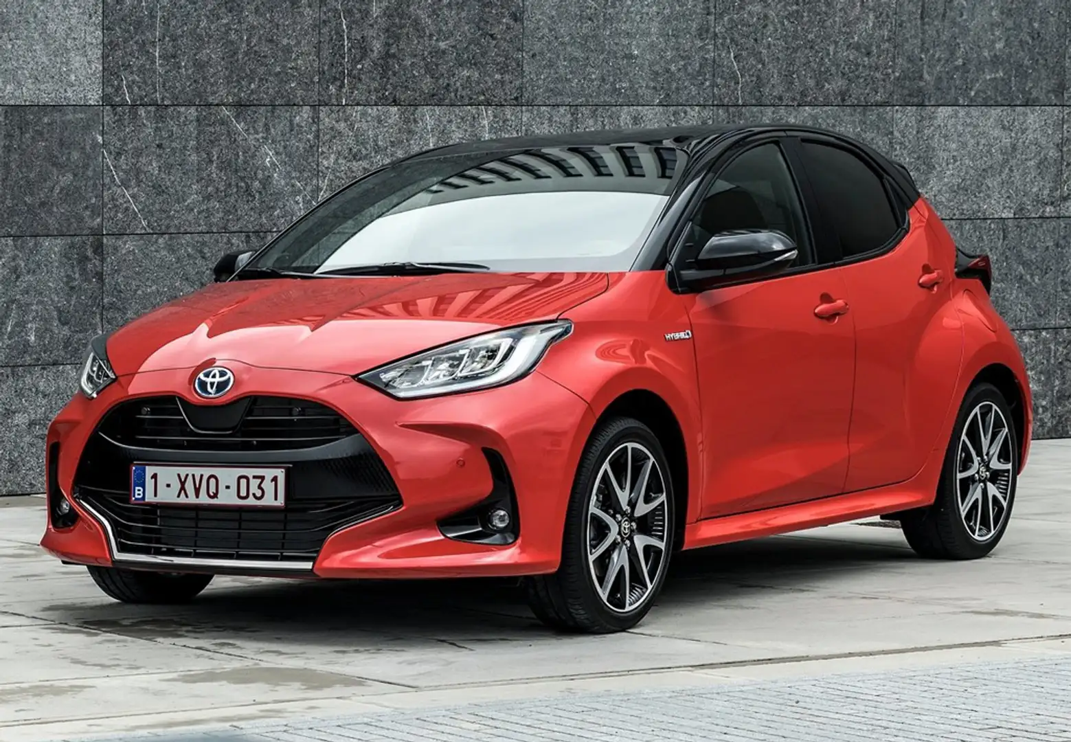 Toyota Yaris 120H 1.5 GR Sport Plus - 2