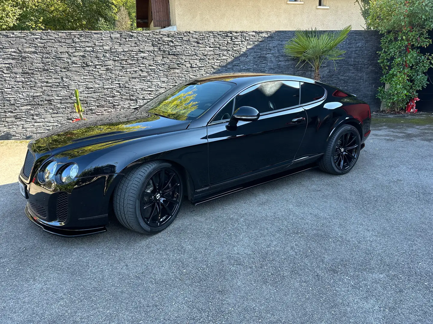 Bentley Continental SUPERSPORT Schwarz - 2