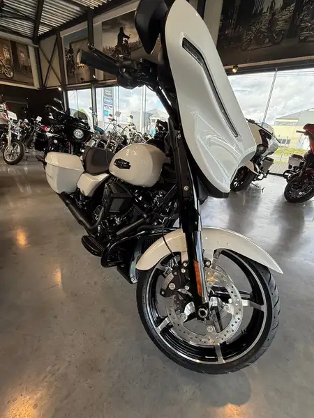 Harley-Davidson Street Glide - foto 2