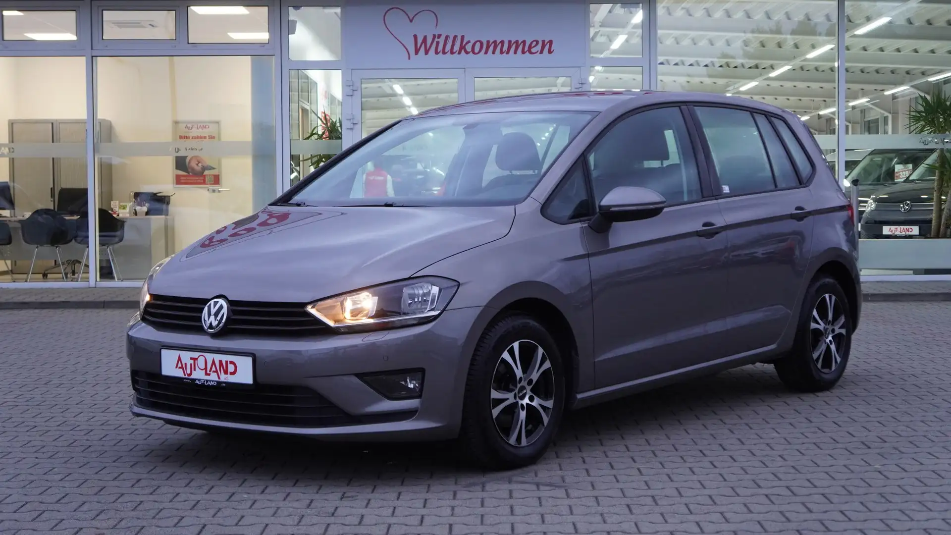 Volkswagen Golf Sportsvan 1.2 TSI DSG PDC AHK Sitzheizung Beige - 2