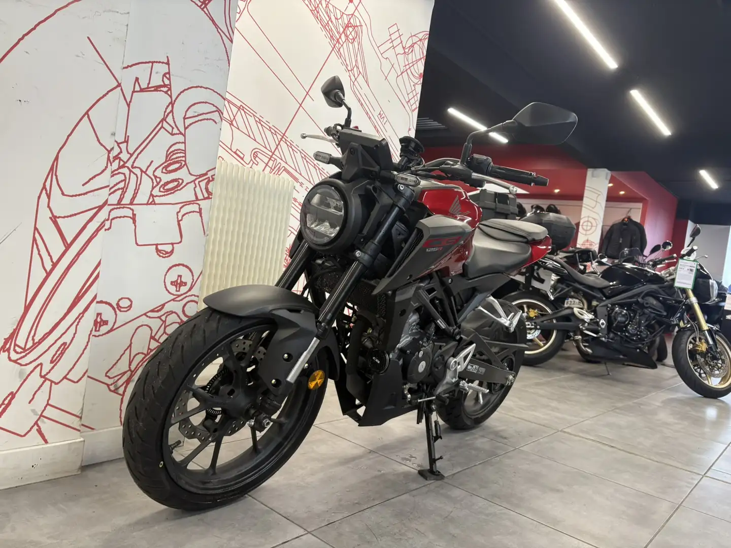 Honda CB 125 Rouge - 2