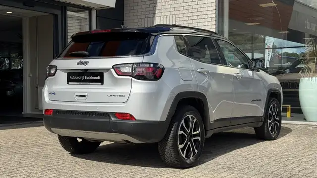 Jeep Compass view 3