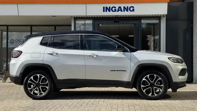 Jeep Compass view 2