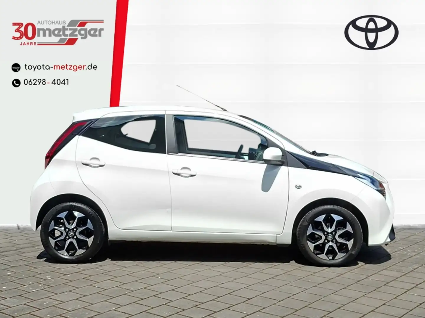 Toyota Aygo 1.0 X-Play Connect +Apple CarPlay +Android Auto +R Weiß - 2
