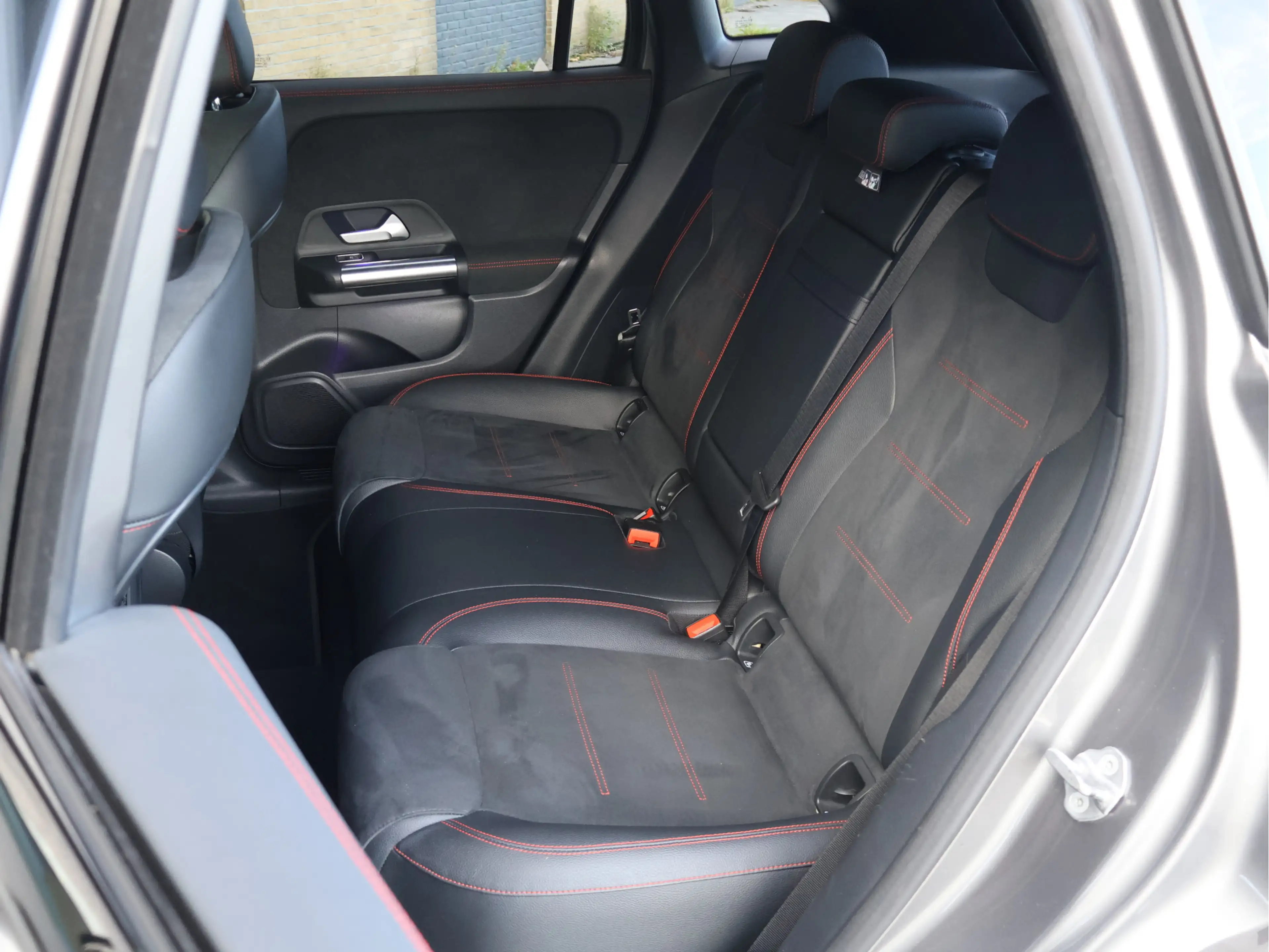 Mercedes-Benz EQA 250 Business Solution AMG 67 kWh | Cam | Night pakket — photo 9