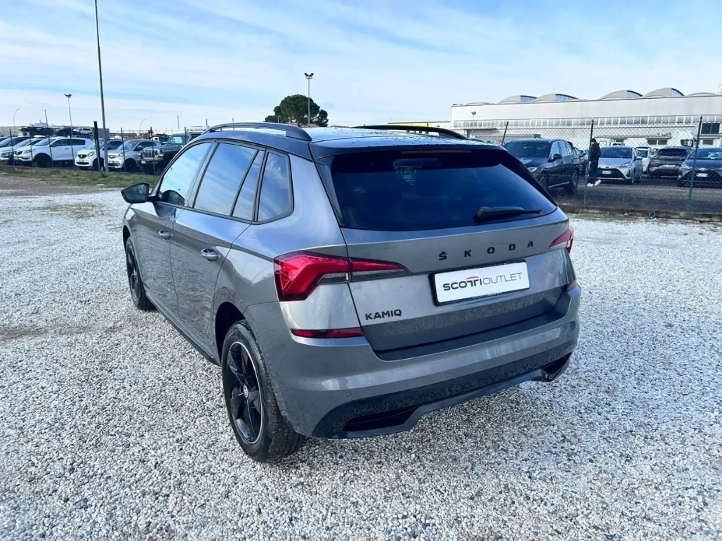 Skoda Kamiq 1.0 TSI Monte Carlo Gris - 2