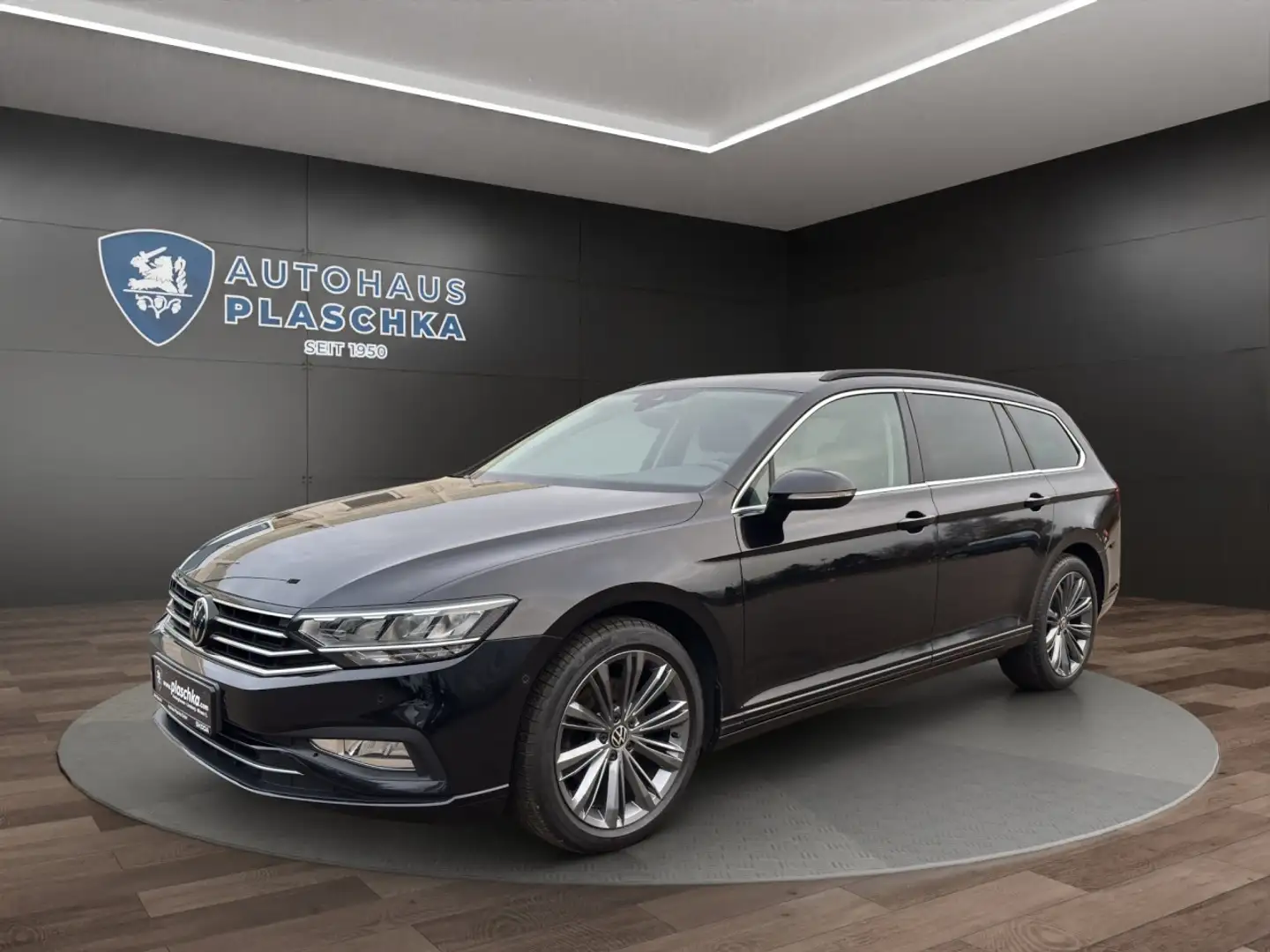 Volkswagen Passat Variant 2.0 TDI DSG Business AHK+PANORAMA Klima Navi Schwarz - 1