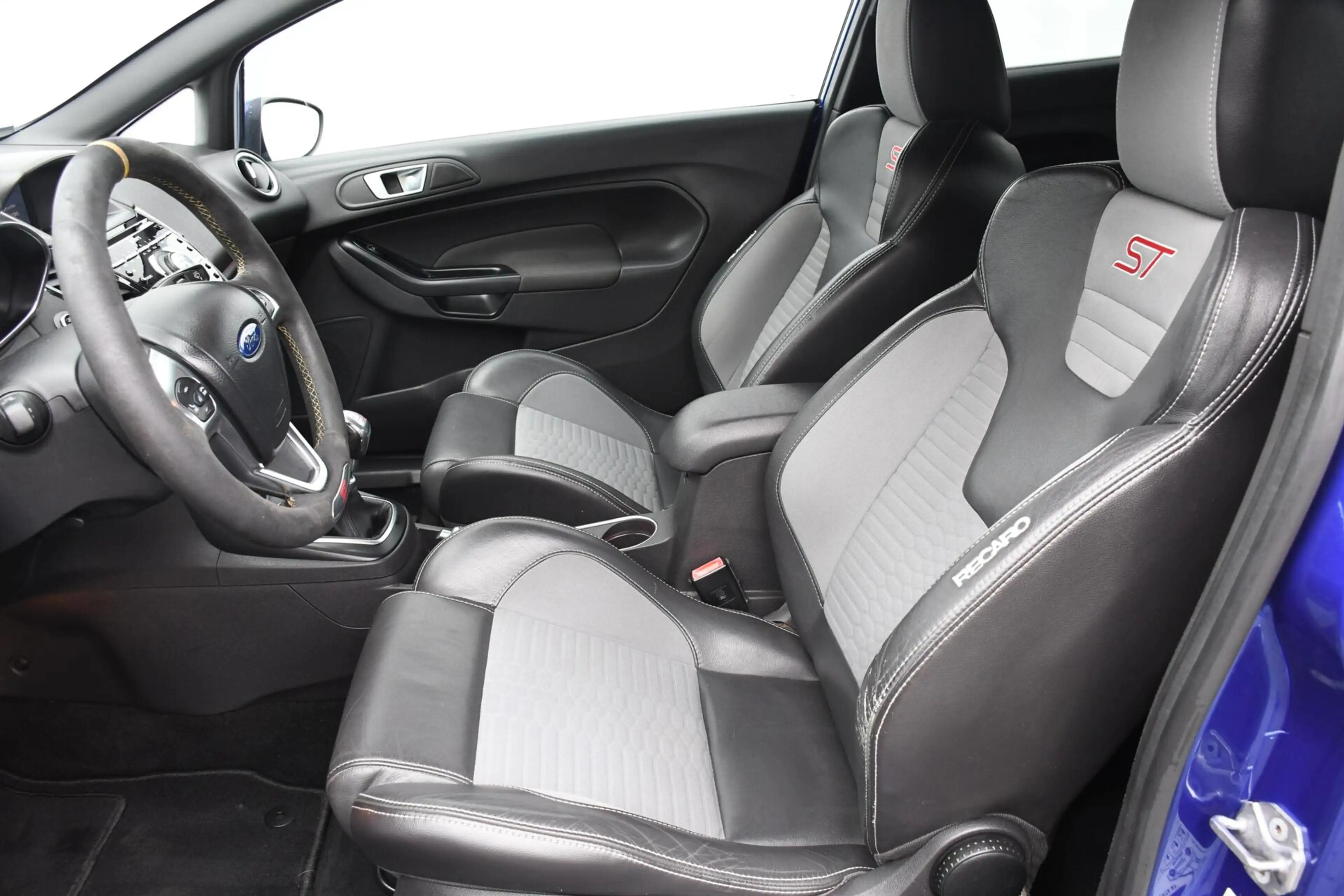 Ford Fiesta 1.6 ST1 Recaro Stoelen 185PK Goed onderhouden! — photo 4