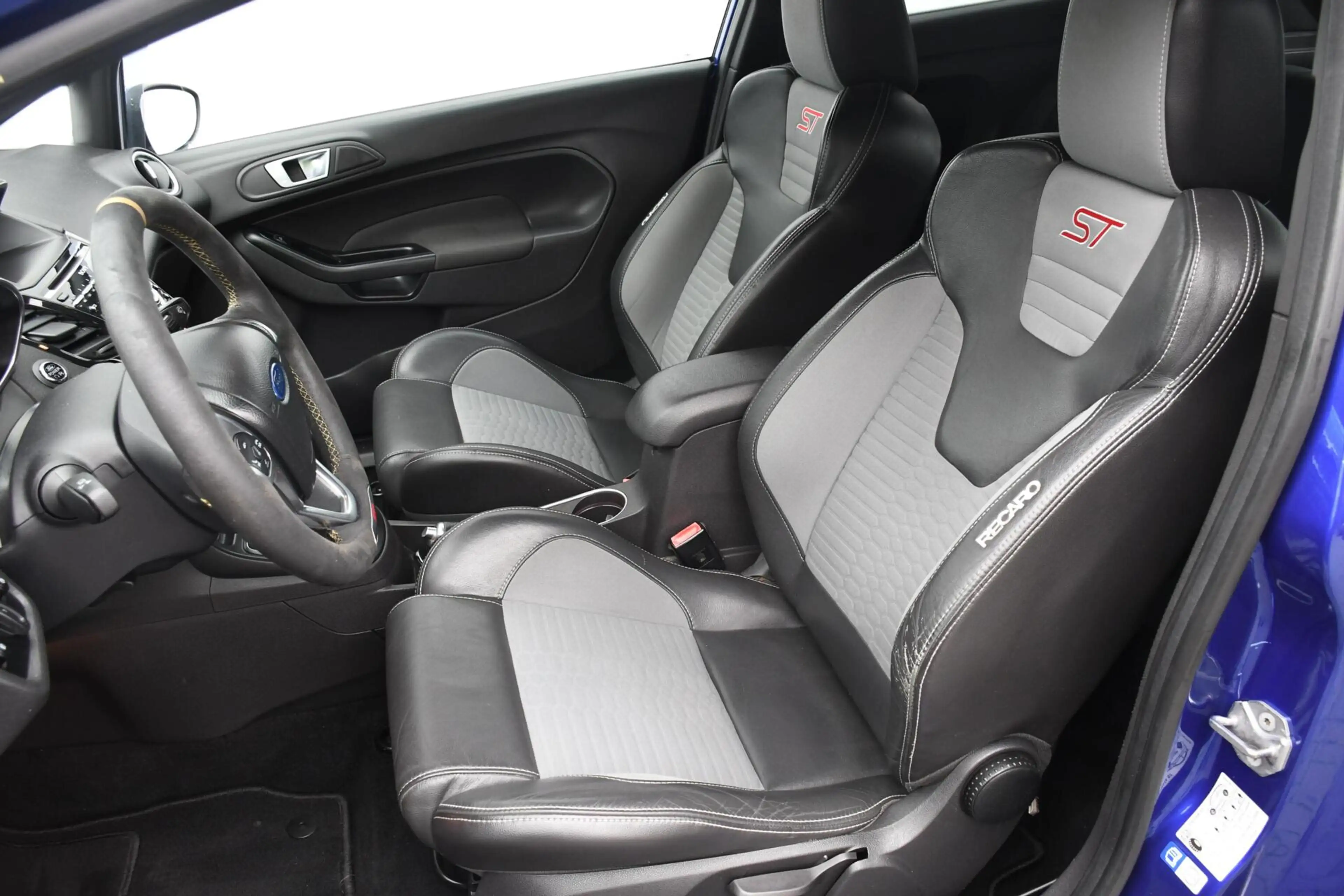 Ford Fiesta 1.6 ST1 Recaro Stoelen 185PK Goed onderhouden! — photo 12