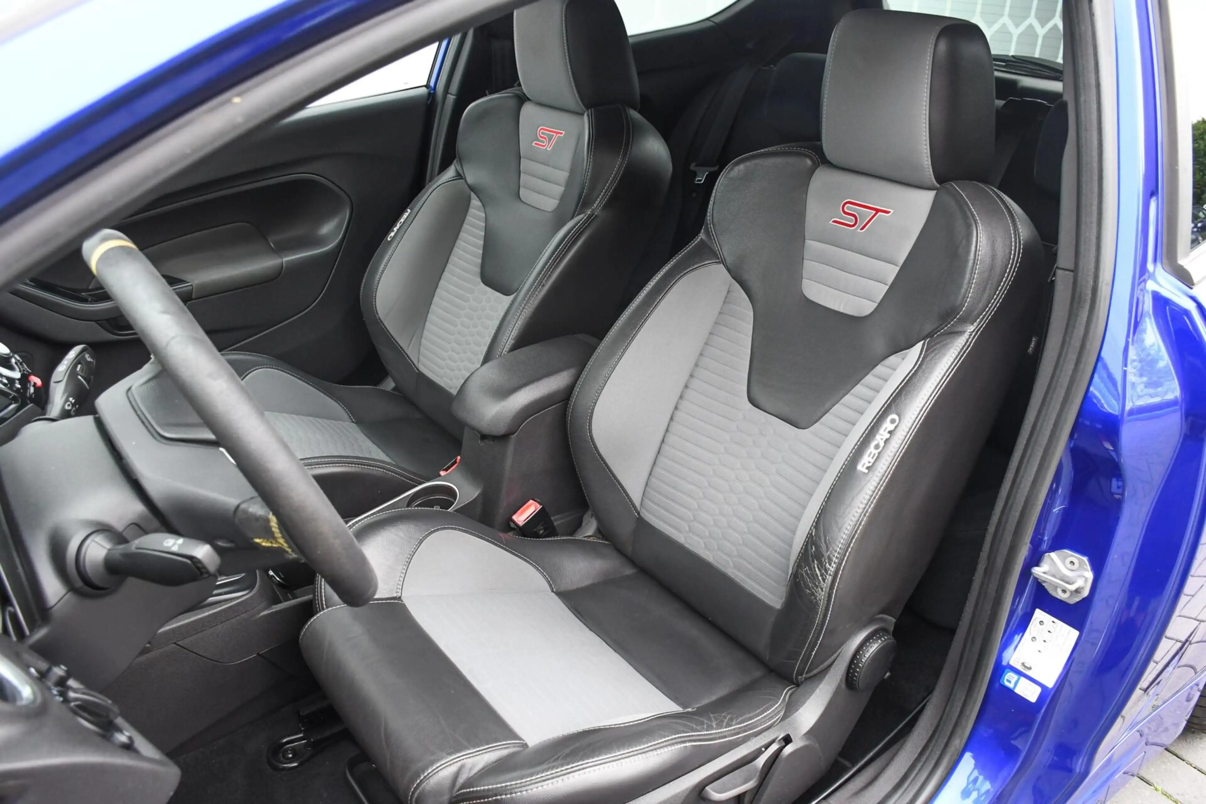 Ford Fiesta 1.6 ST1 Recaro Stoelen 185PK Goed onderhouden! — photo 11