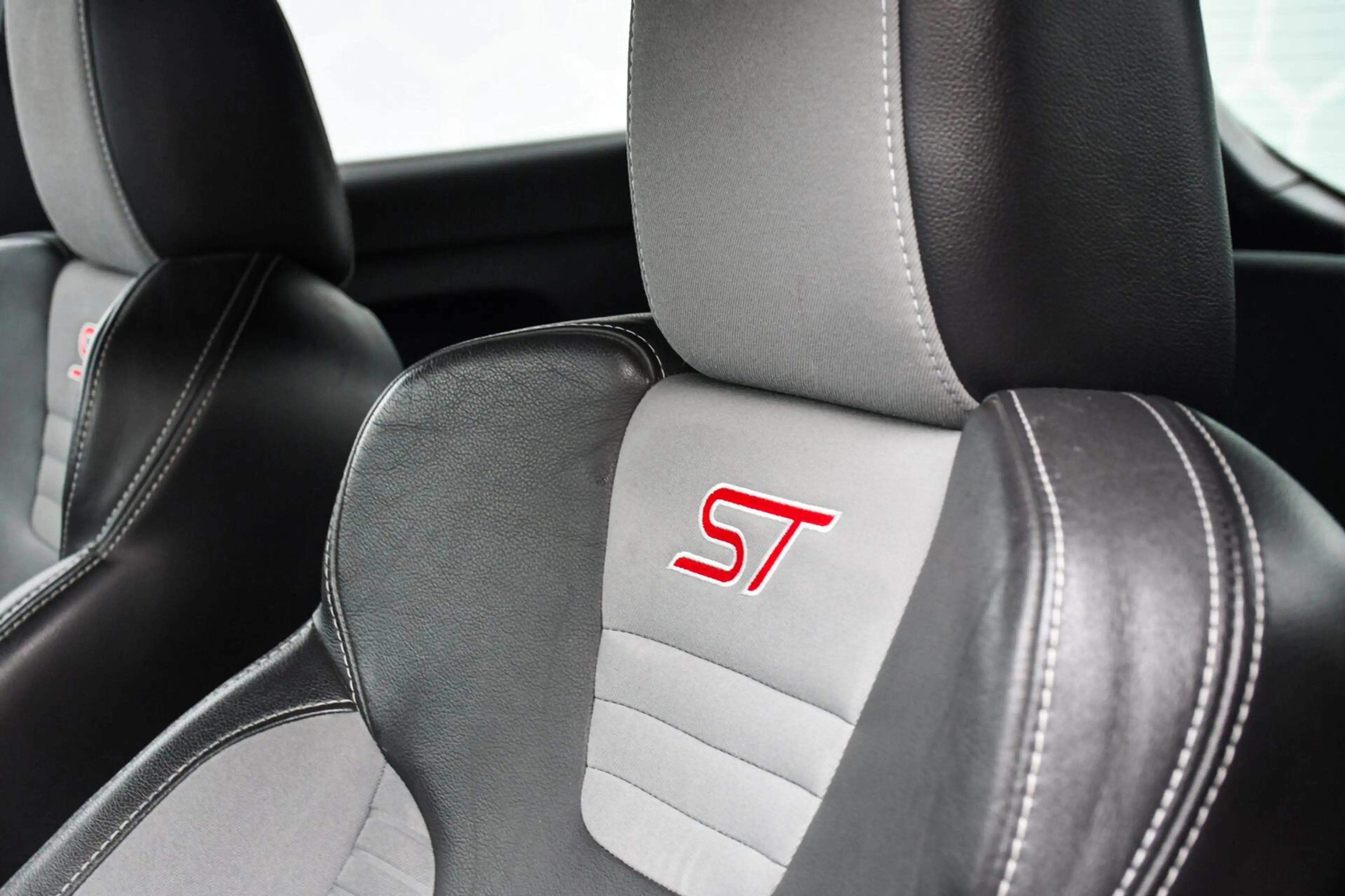 Ford Fiesta 1.6 ST1 Recaro Stoelen 185PK Goed onderhouden! — photo 14