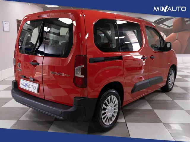 Toyota Proace City view 5