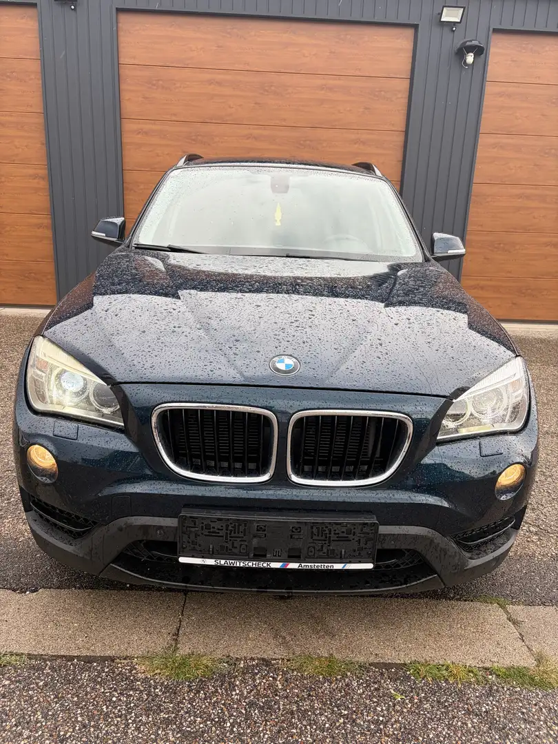 BMW X1 xDrive18d Blau - 1