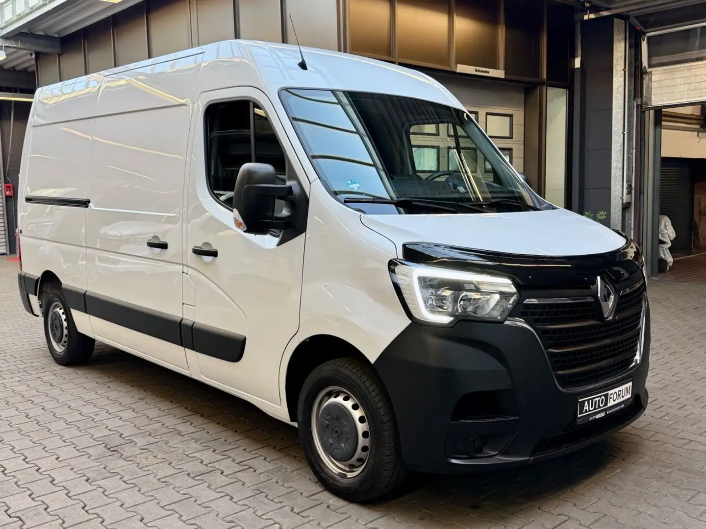 Renault Master 2.3 dCi L2H2 3,5t NAVI 3STZ CARPLAY KLIMA Weiß - 2