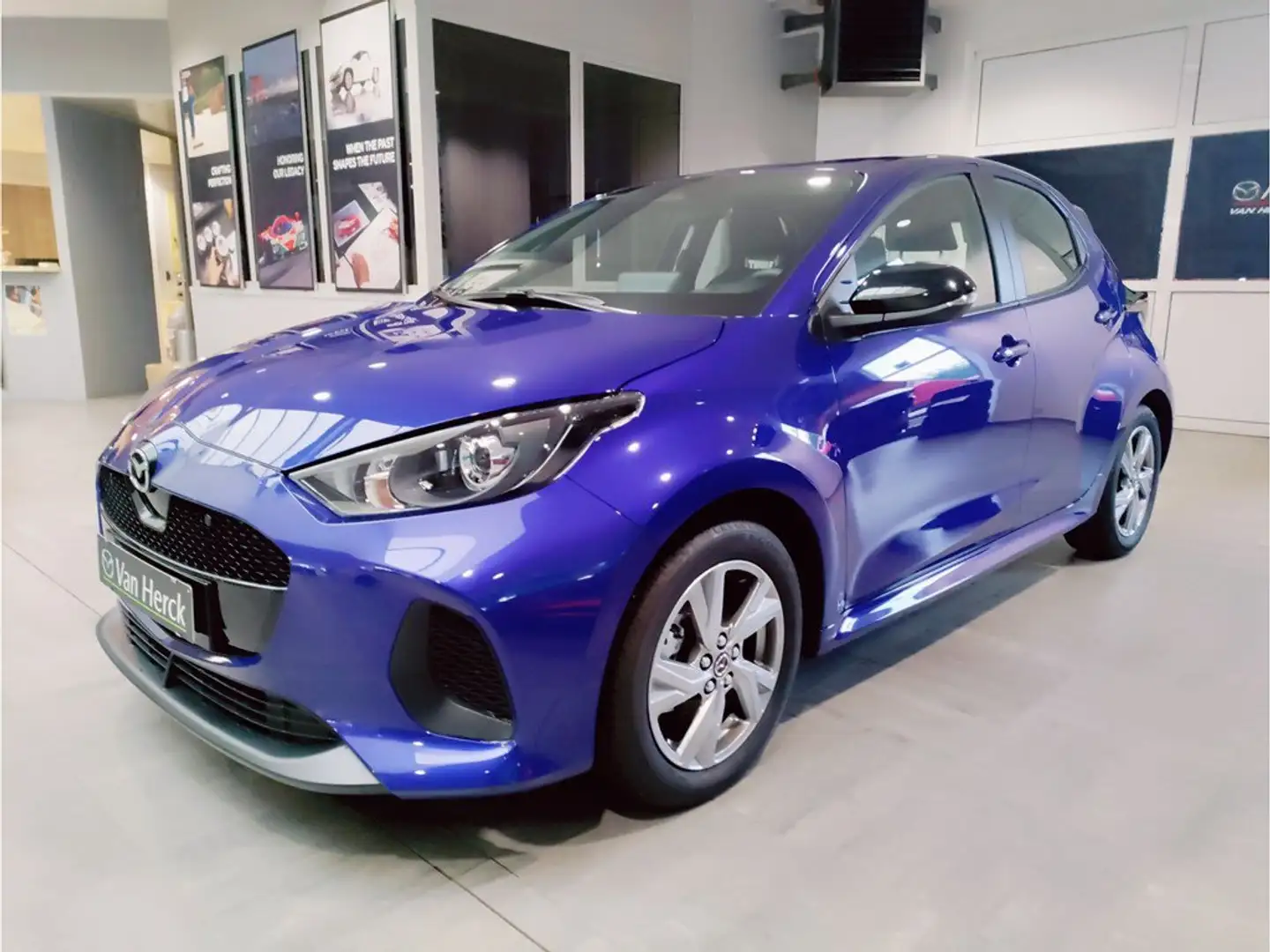 Mazda 2 Hybrid VVT-i Exclusive-Line CVT - 1