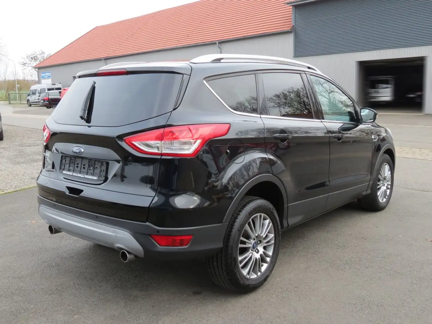 Ford Kuga 2.0 TDCi Titanium Bi-Xenon Navi Panorama Schwarz - 2
