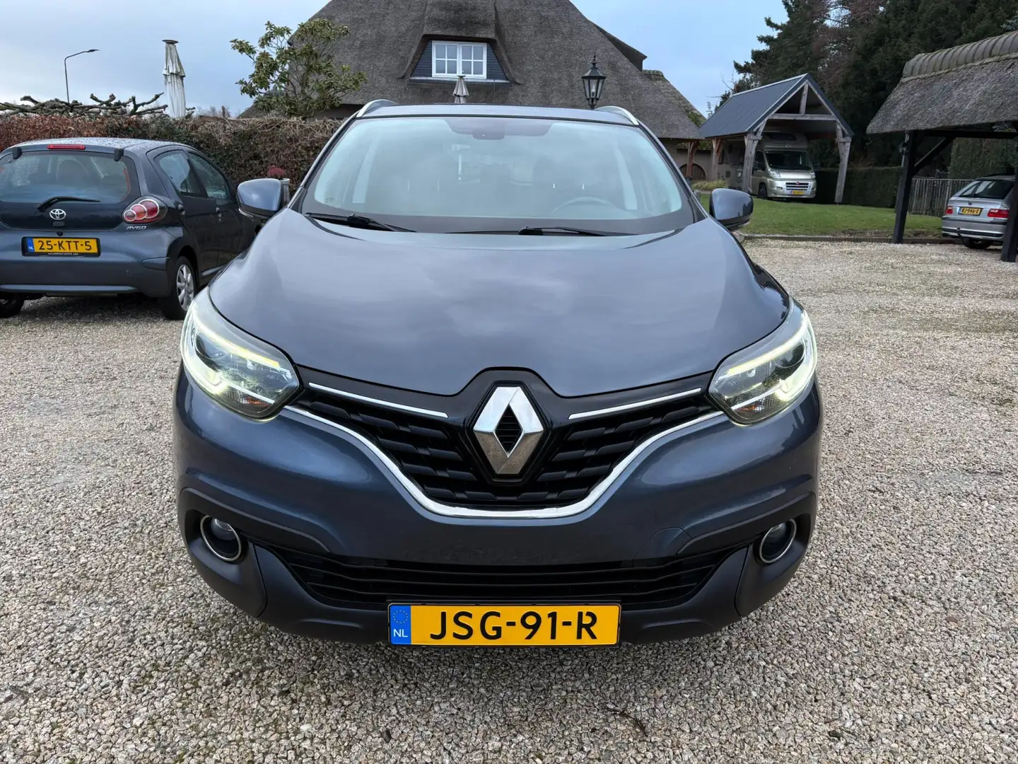 Renault Kadjar 1.2 TCe Limited Keyless, ECC, Navi Grau - 2