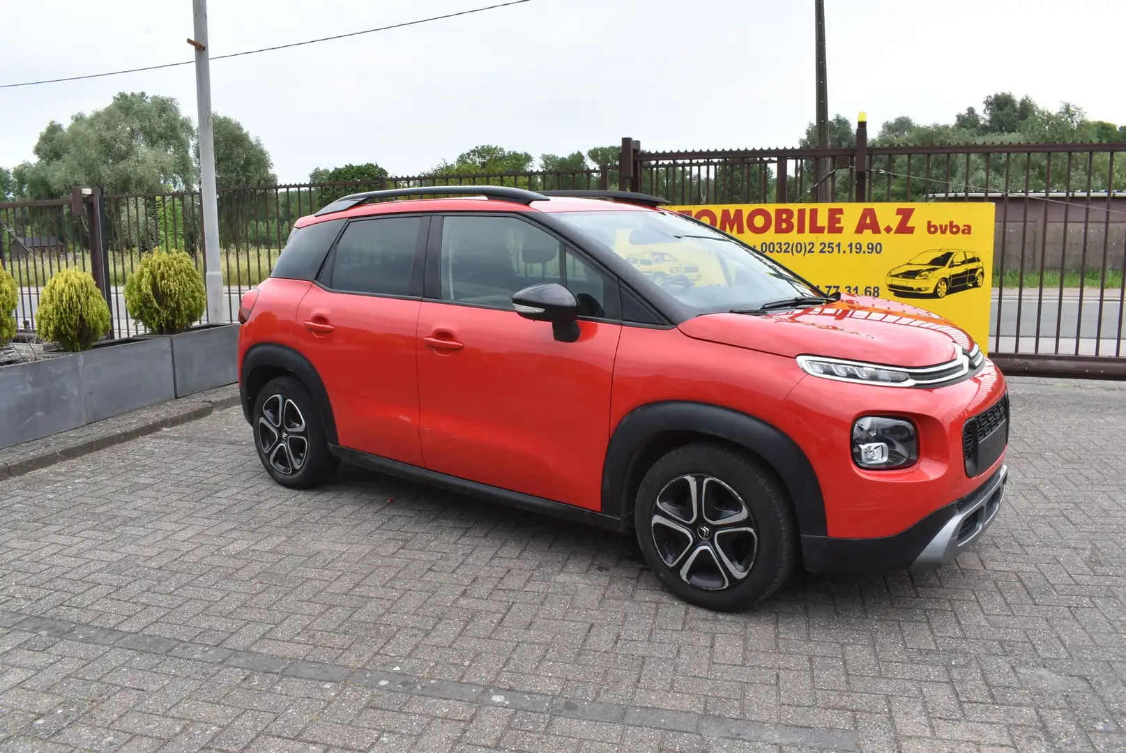 Citroen C3 Aircross 1.2i Shine ***DESTOCKAGE B2B*** Rood - 1