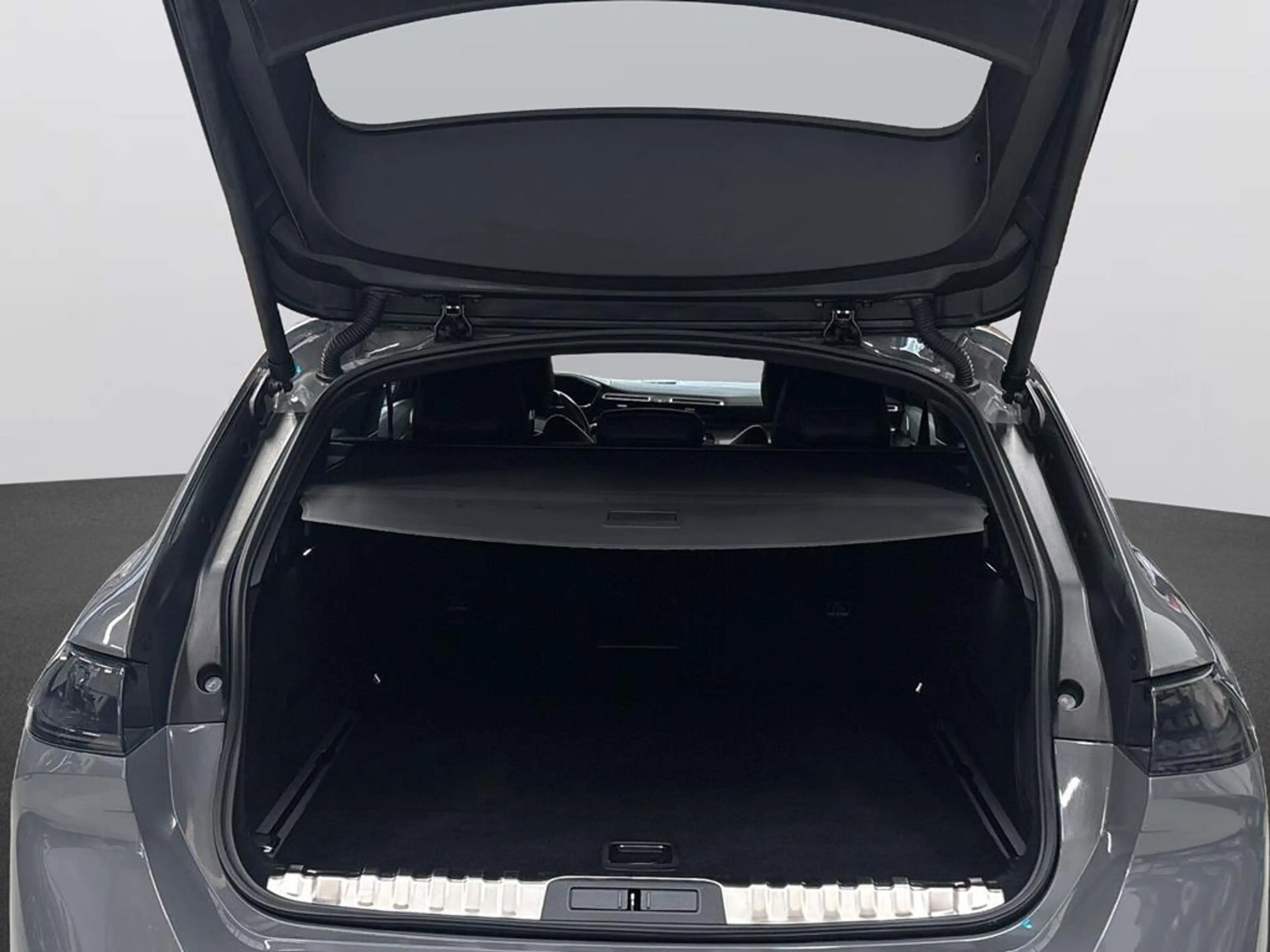 Peugeot 508 SW Hybrid4 360 PSE — photo 7