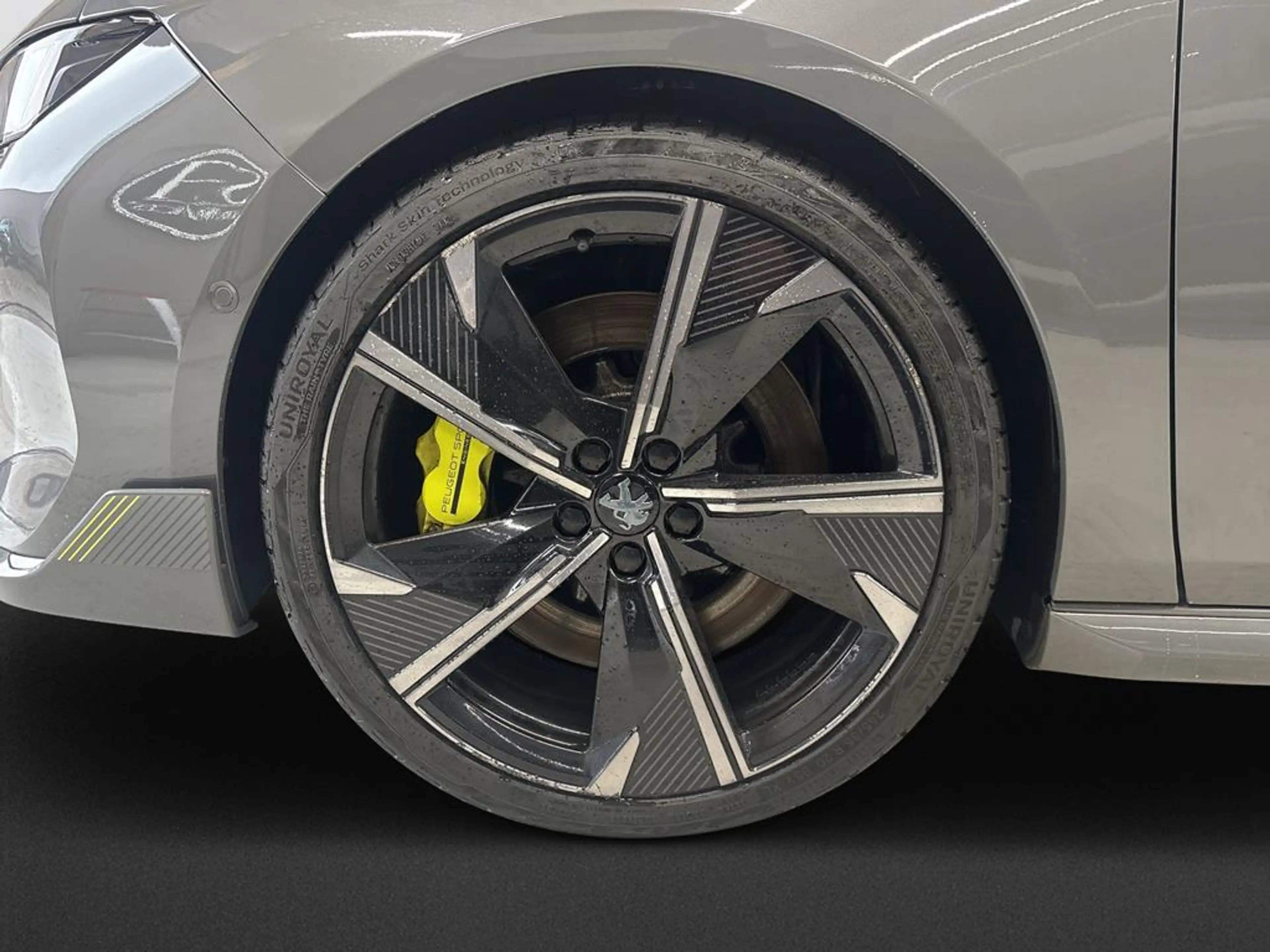Peugeot 508 SW Hybrid4 360 PSE — photo 8