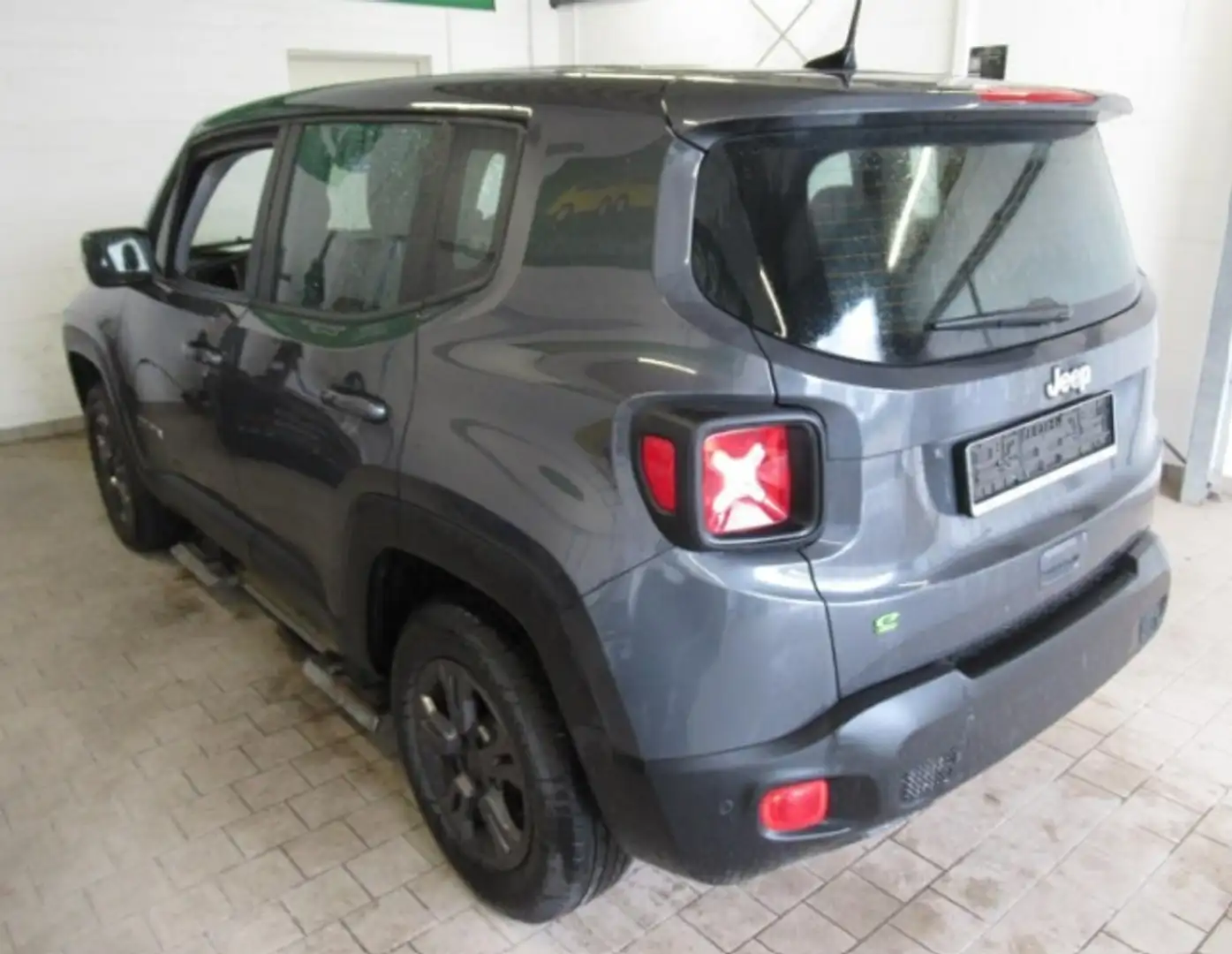 Jeep Renegade MY23 1.5 MHEV Longitude Automatik Grau - 2