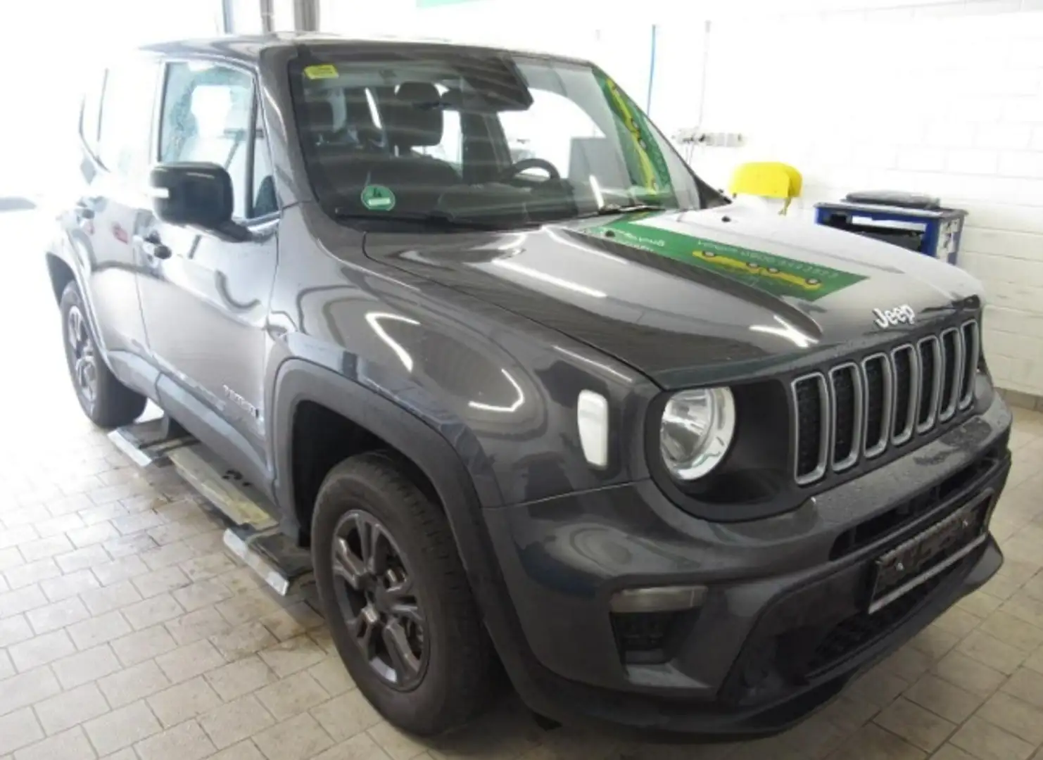 Jeep Renegade MY23 1.5 MHEV Longitude Automatik Grau - 1