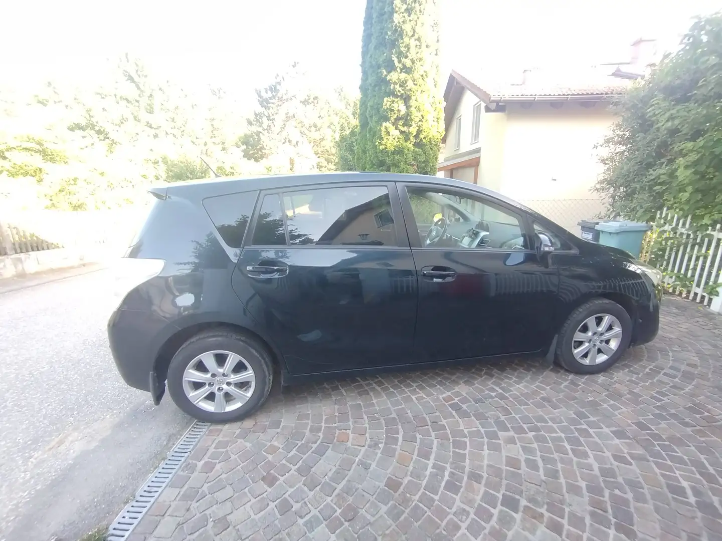 Toyota Verso Verso 1,6 D-4D Active Active Schwarz - 2